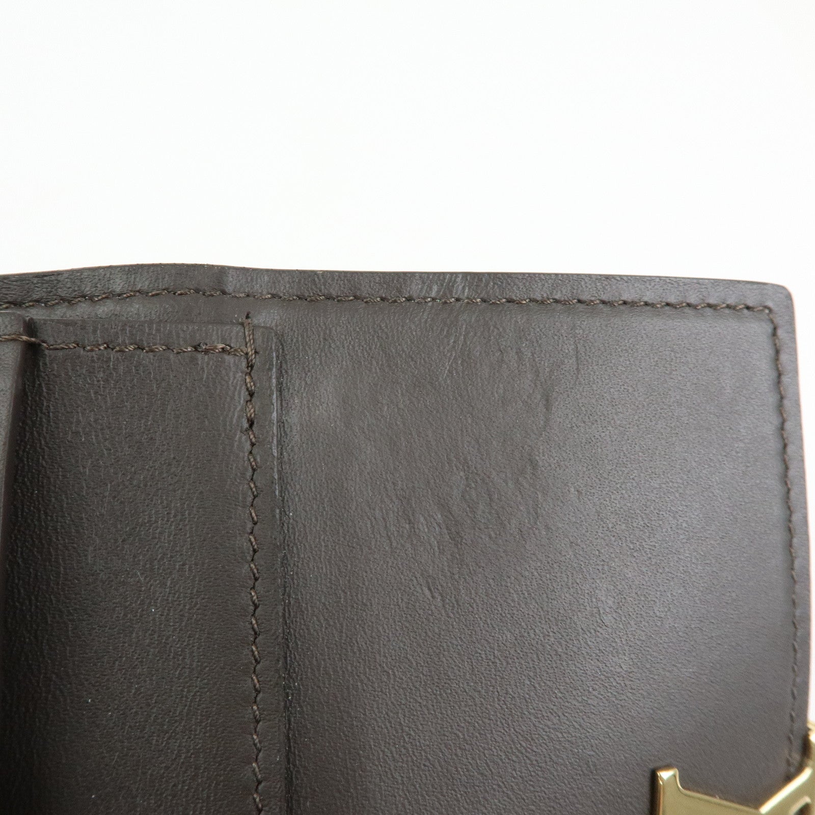 Louis Vuitton Portefeuille Capucines Compact Wallet Galet M62159