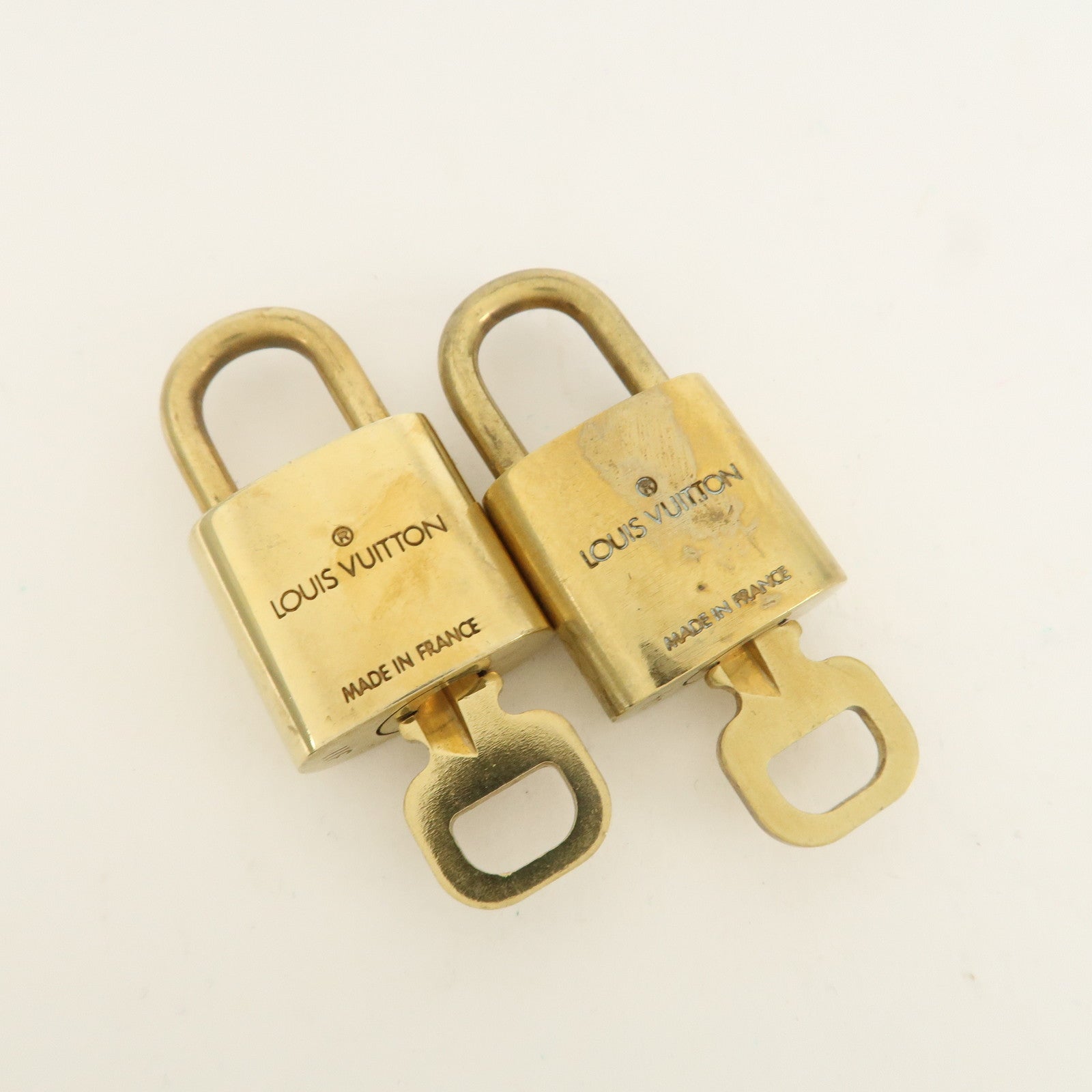 Louis Vuitton Set of 10 Lock & Key Cadena Key Lock Metal Gold Used