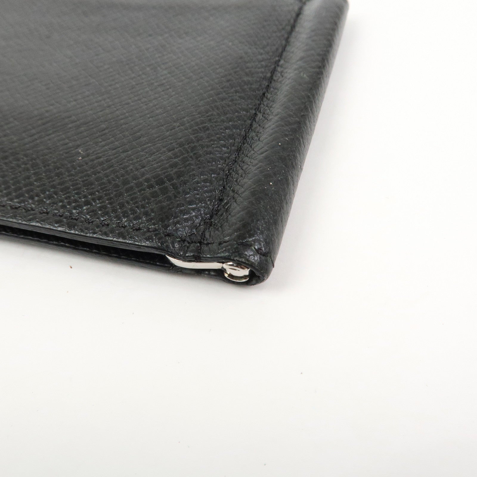 Louis Vuitton Taiga Portefeuille Pince Card Case Bill Clip M62978