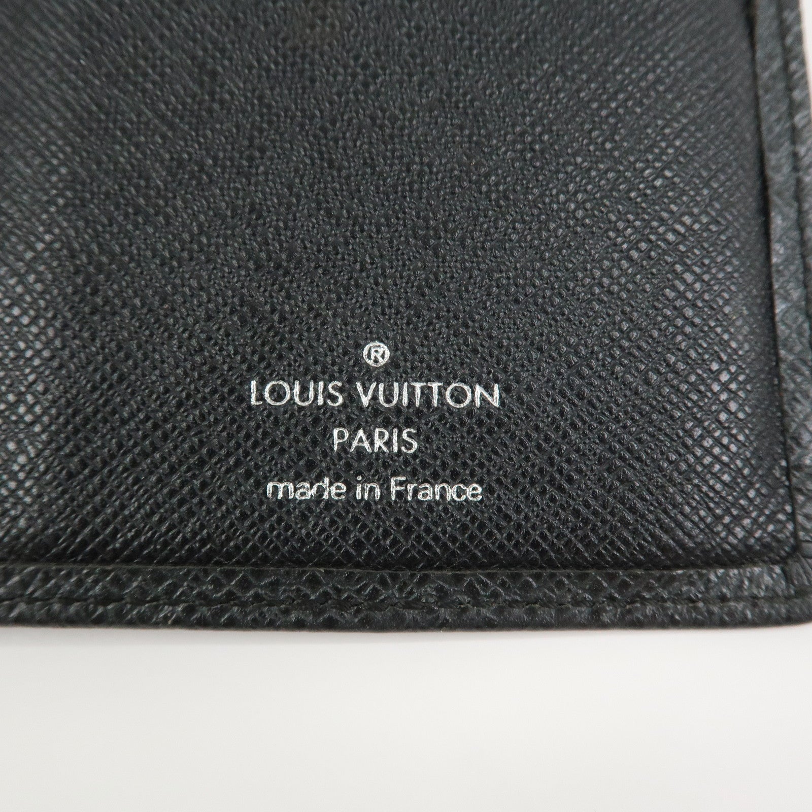 Louis Vuitton Taiga Porte Carte de Credit Yen Wallet Adoise M31002