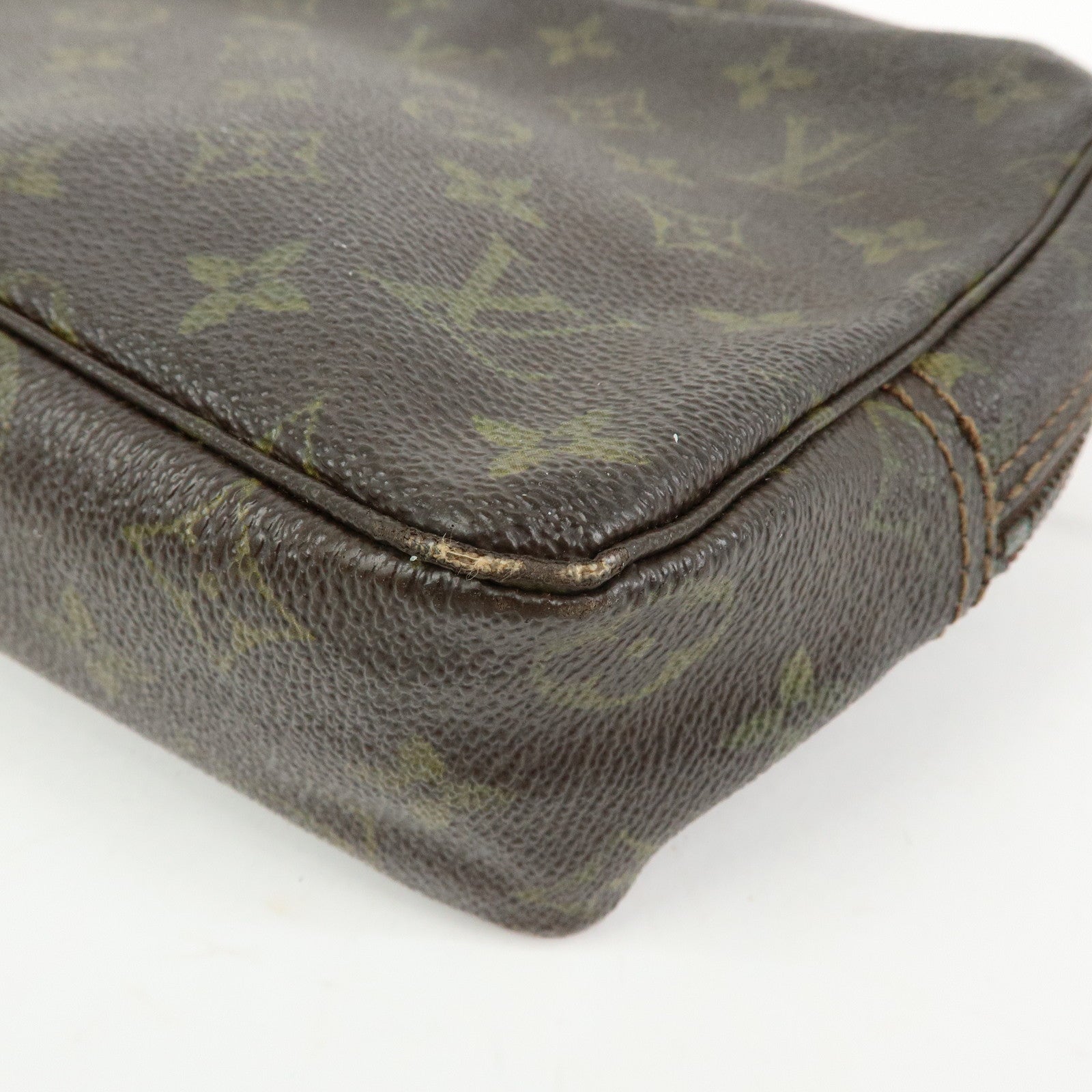 Louis Vuitton Monogram Trousse Toilette 23 Cosmetic Pouch M47524