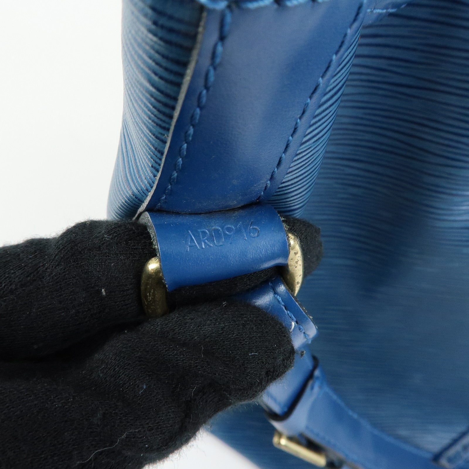 Louis Vuitton Epi Leather Petit Noe Shoulder Bag Toledo Blue M44105