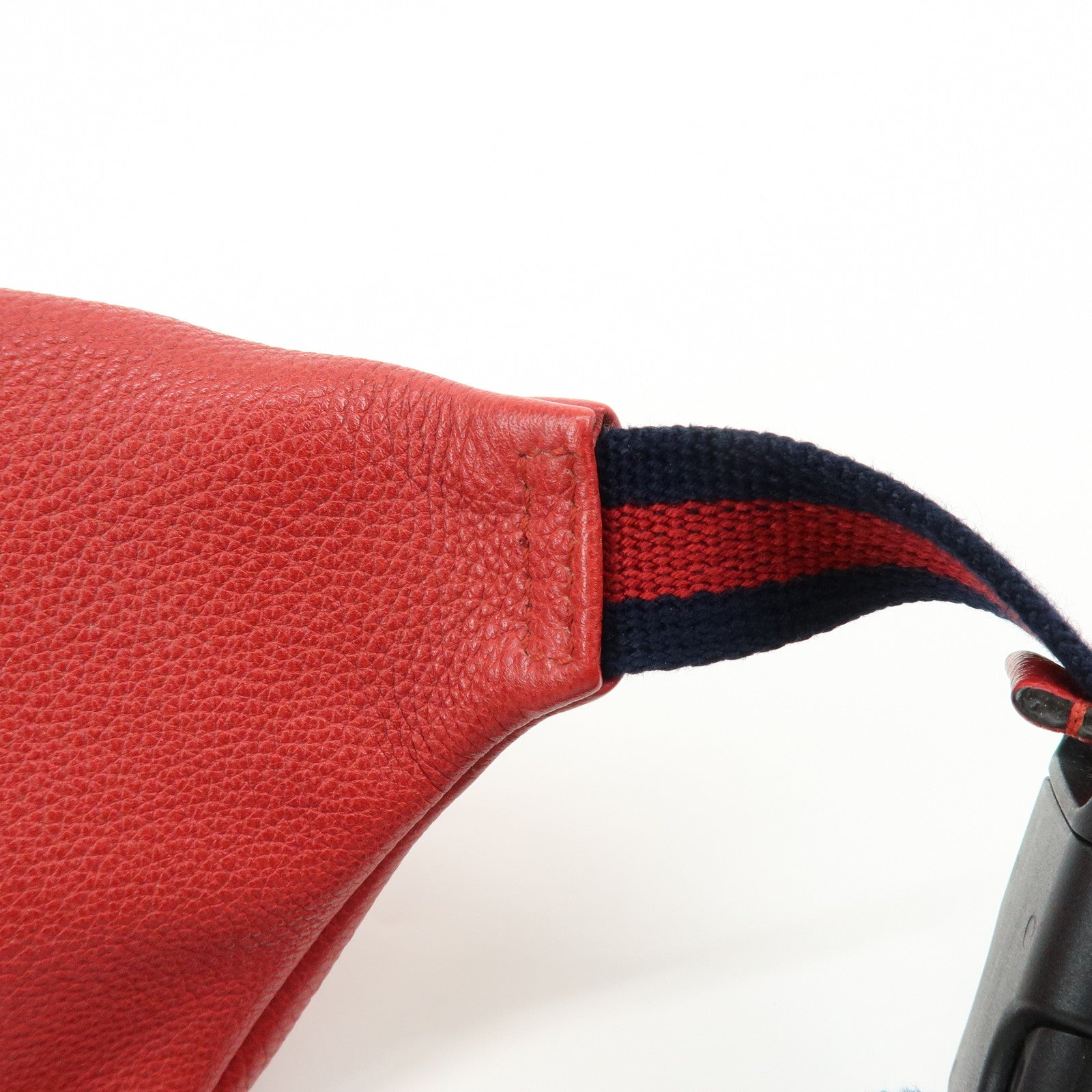 GUCCI Sherry Leather Waist Pouch Body Bag Red 527792