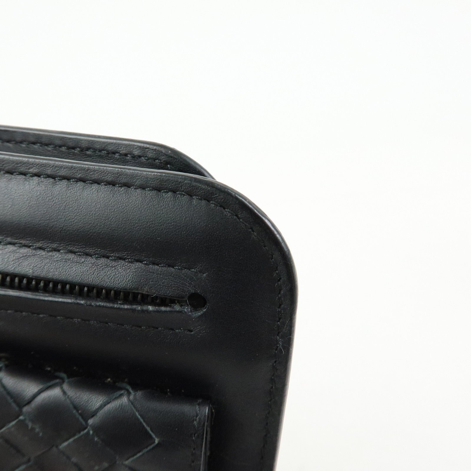 BOTTEGA VENETA Intrecciato Leather Clutch Bag Black 129528