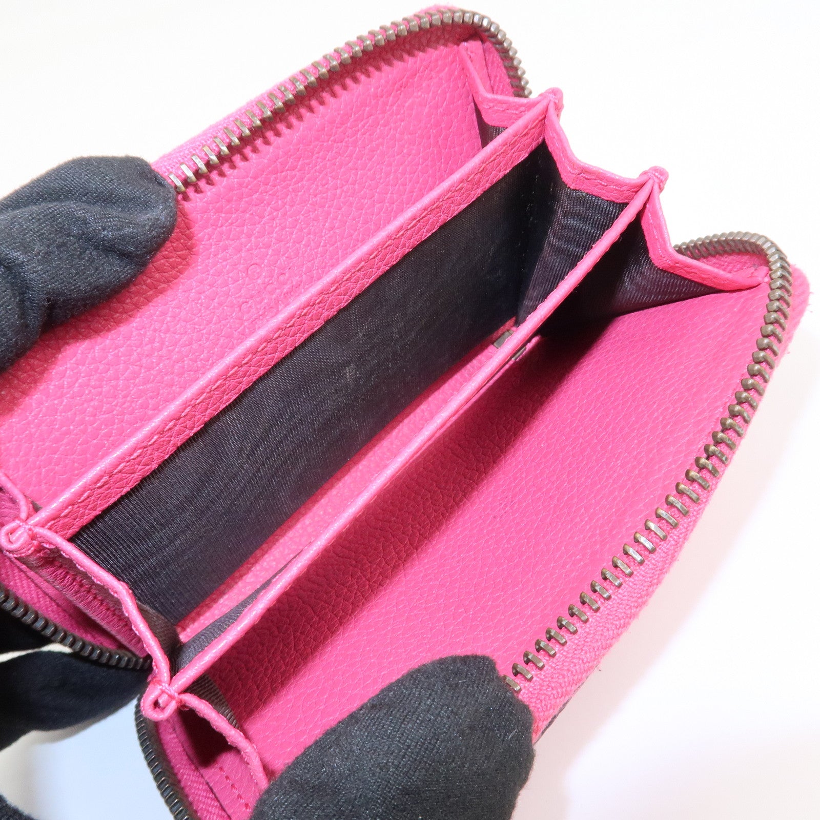 GUCCI Sherry Leather Logo Print Round Zipper Coin Case Pink 496319