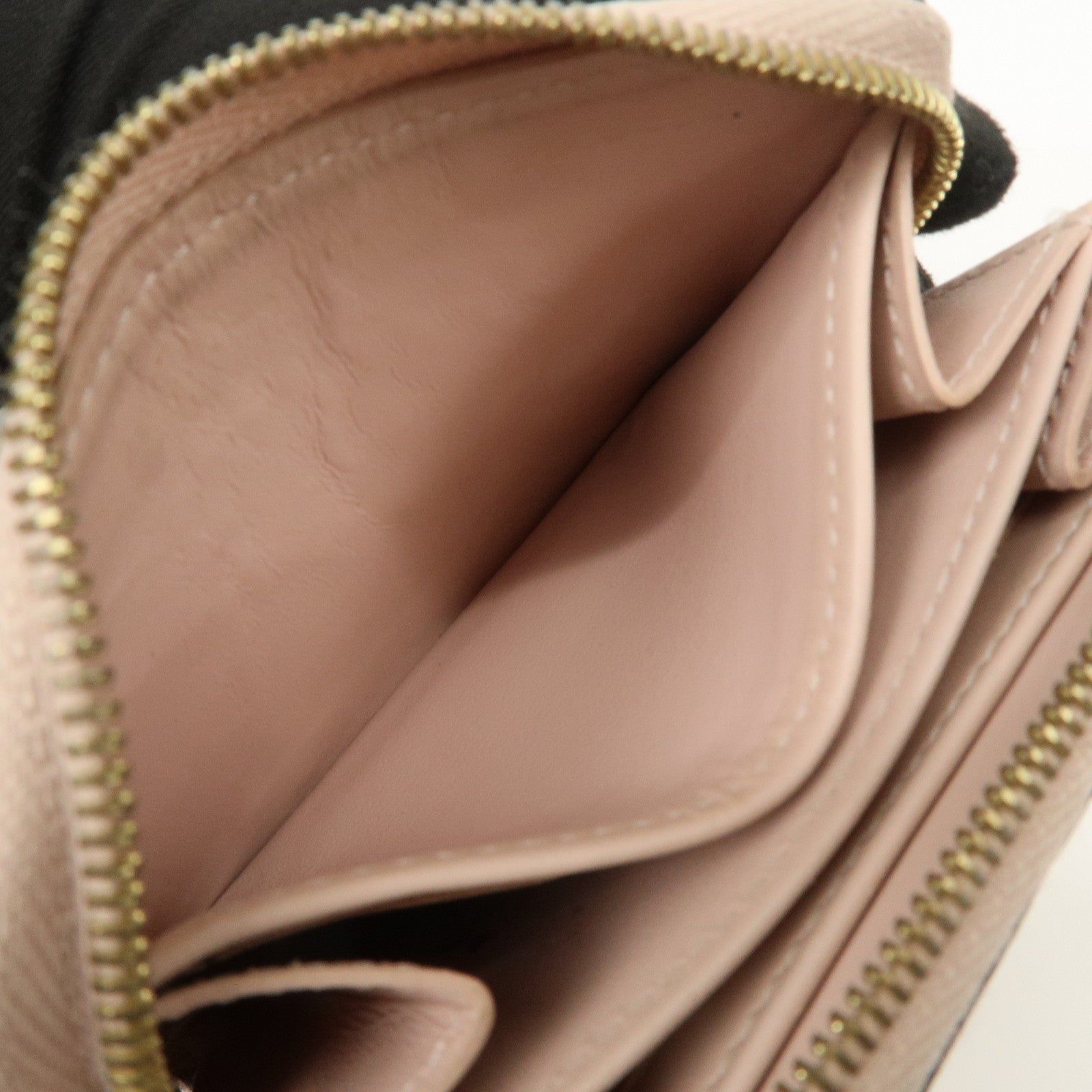 Louis Vuitton Monogram Vernis Leather Zippy Round Coin Case Dune M90203