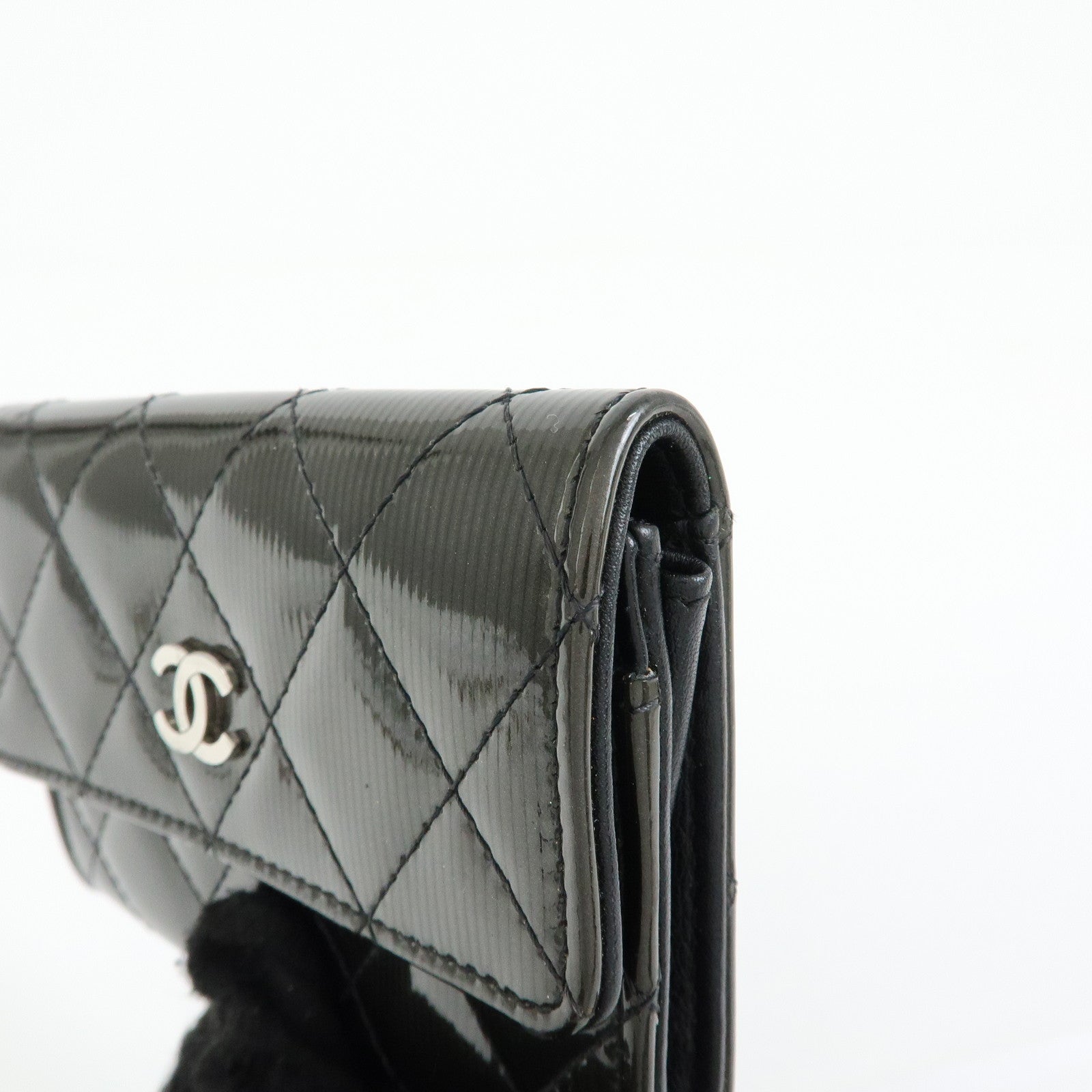 CHANEL COCO Mark Matelasse Patent Leather Card Case Black