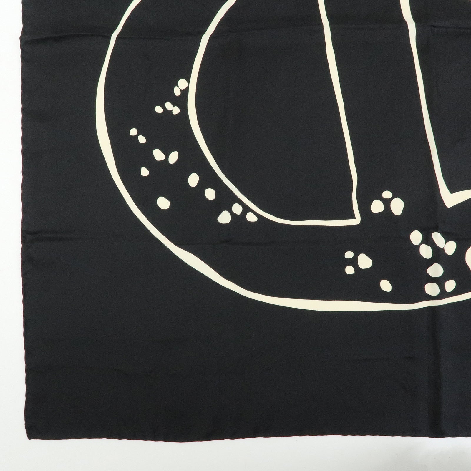 Louis Vuitton Silk 100% Pretzel Motif Scarf Black