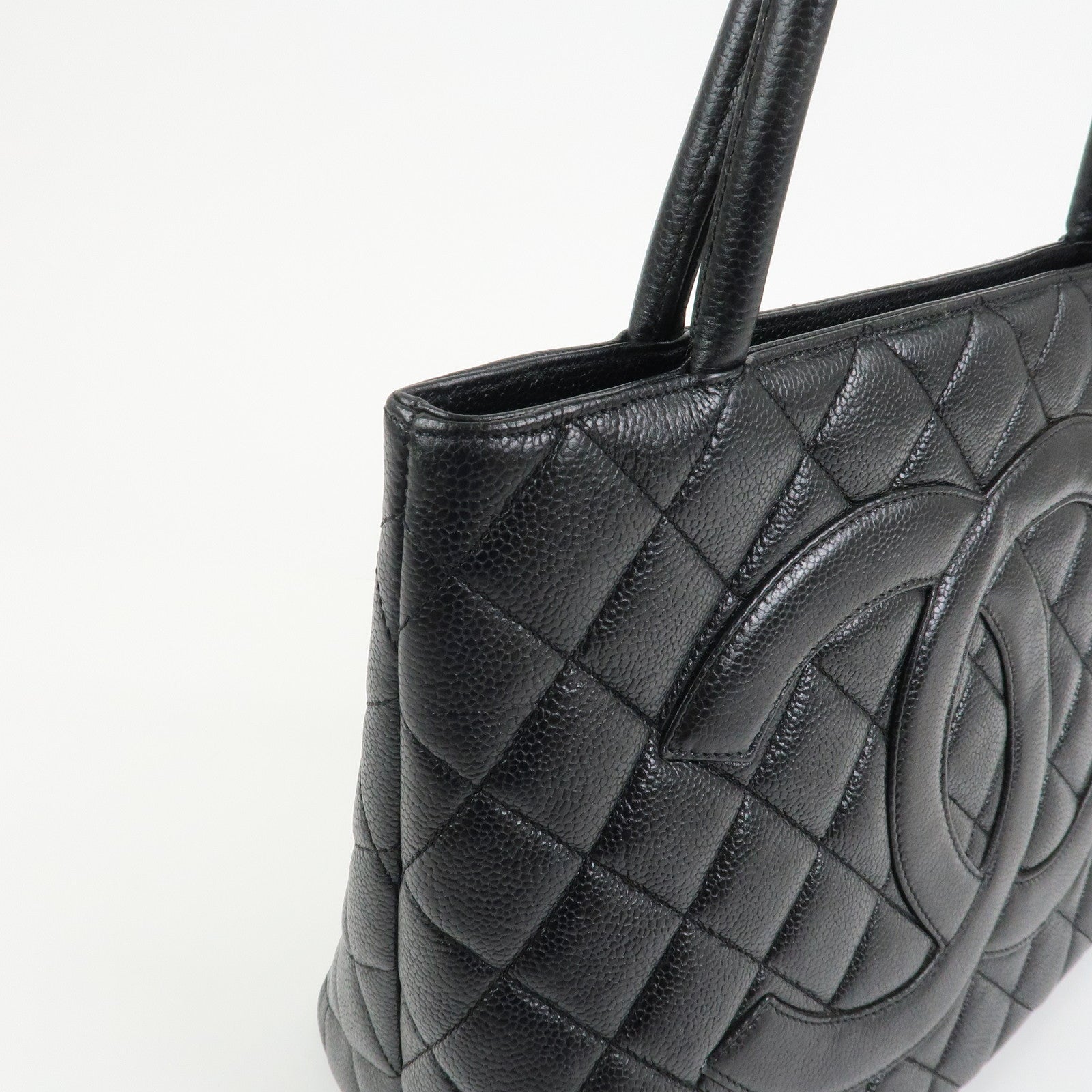 CHANEL Matelasse Caviarskin Medallion Tote Bag Hand Bag A01804