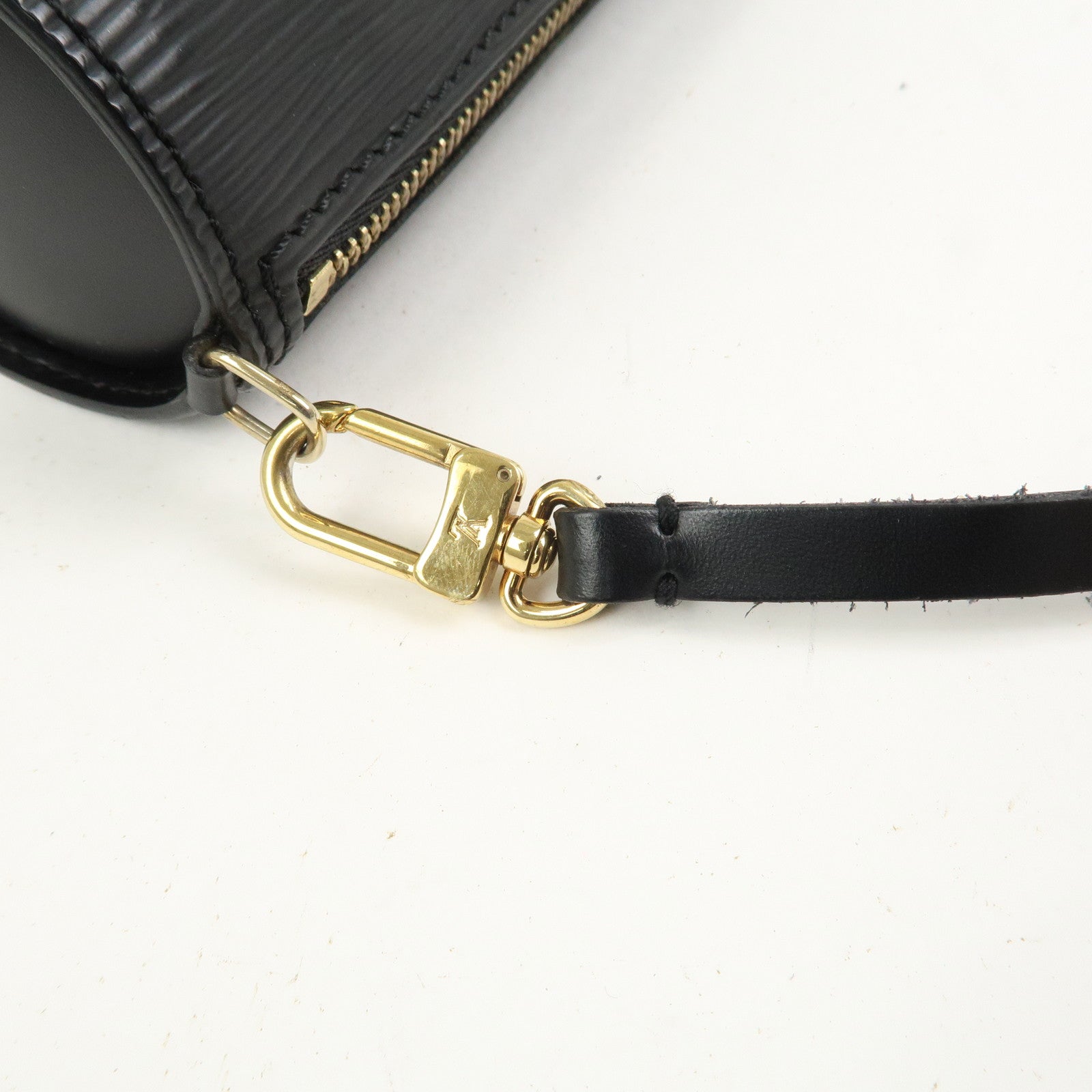 Louis Vuitton Epi Leather Mini Pouch For Soufflot Hand Bag Noir