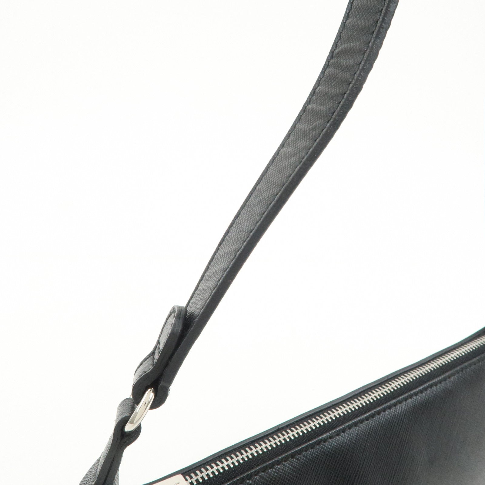 Ferragamo Gancini Leather Shoulder Bag Hand Bag Black
