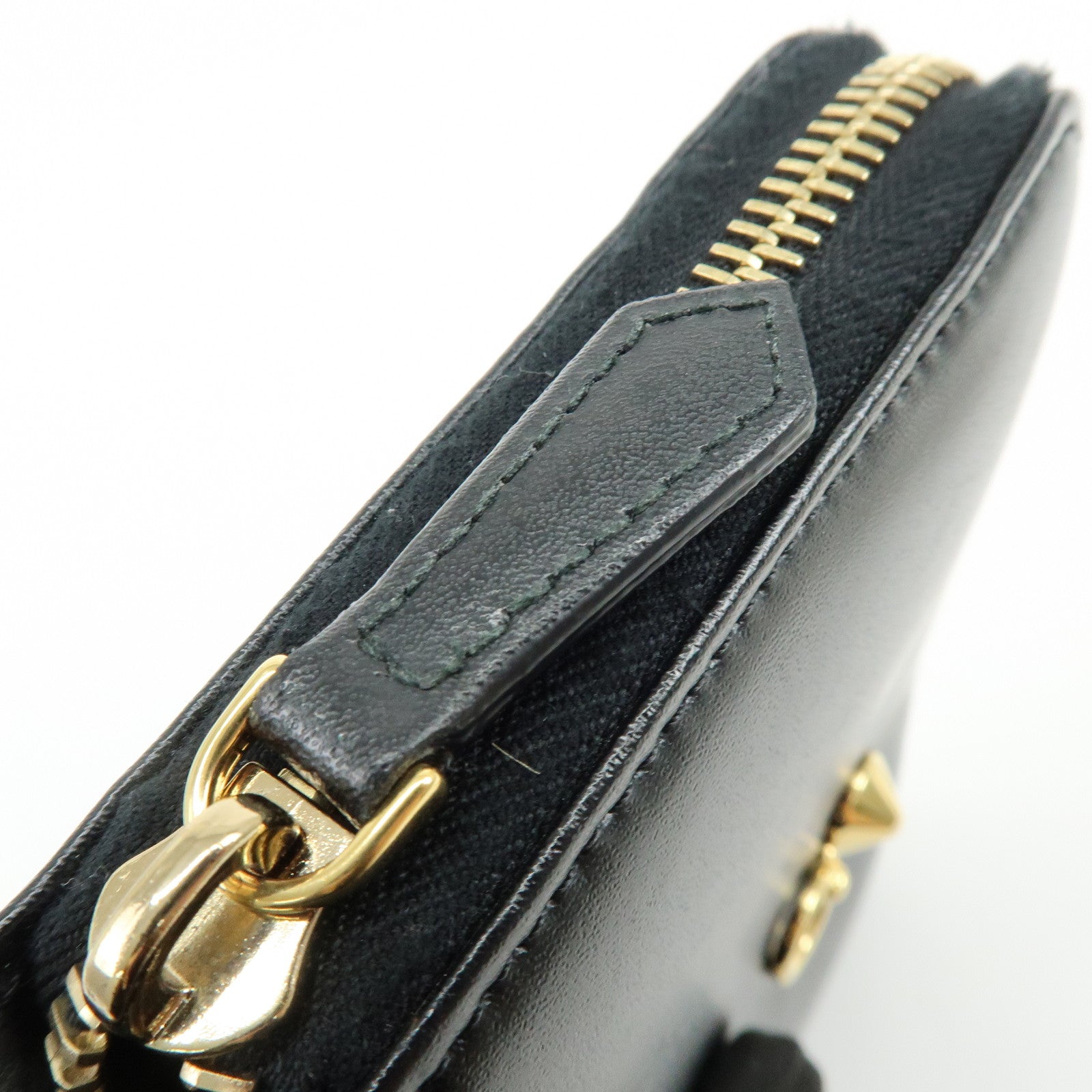 FENDI Leather Round Zippy Long Wallet Black 8M0299