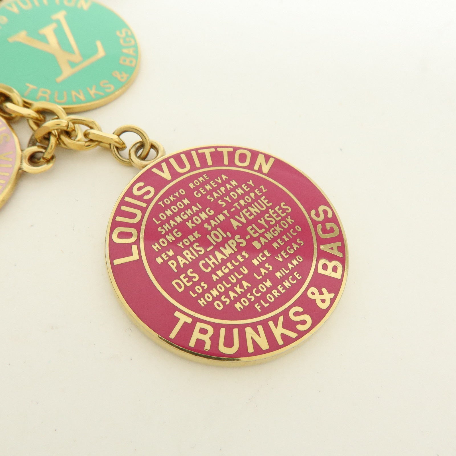 Louis Vuitton Portefeuille Chaine Glove Metal Key Charm M65729