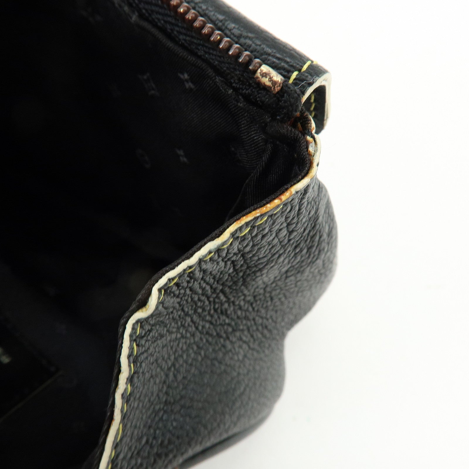 Louis Vuitton Suhari Mignon Leather Pouch Noir Black M91780