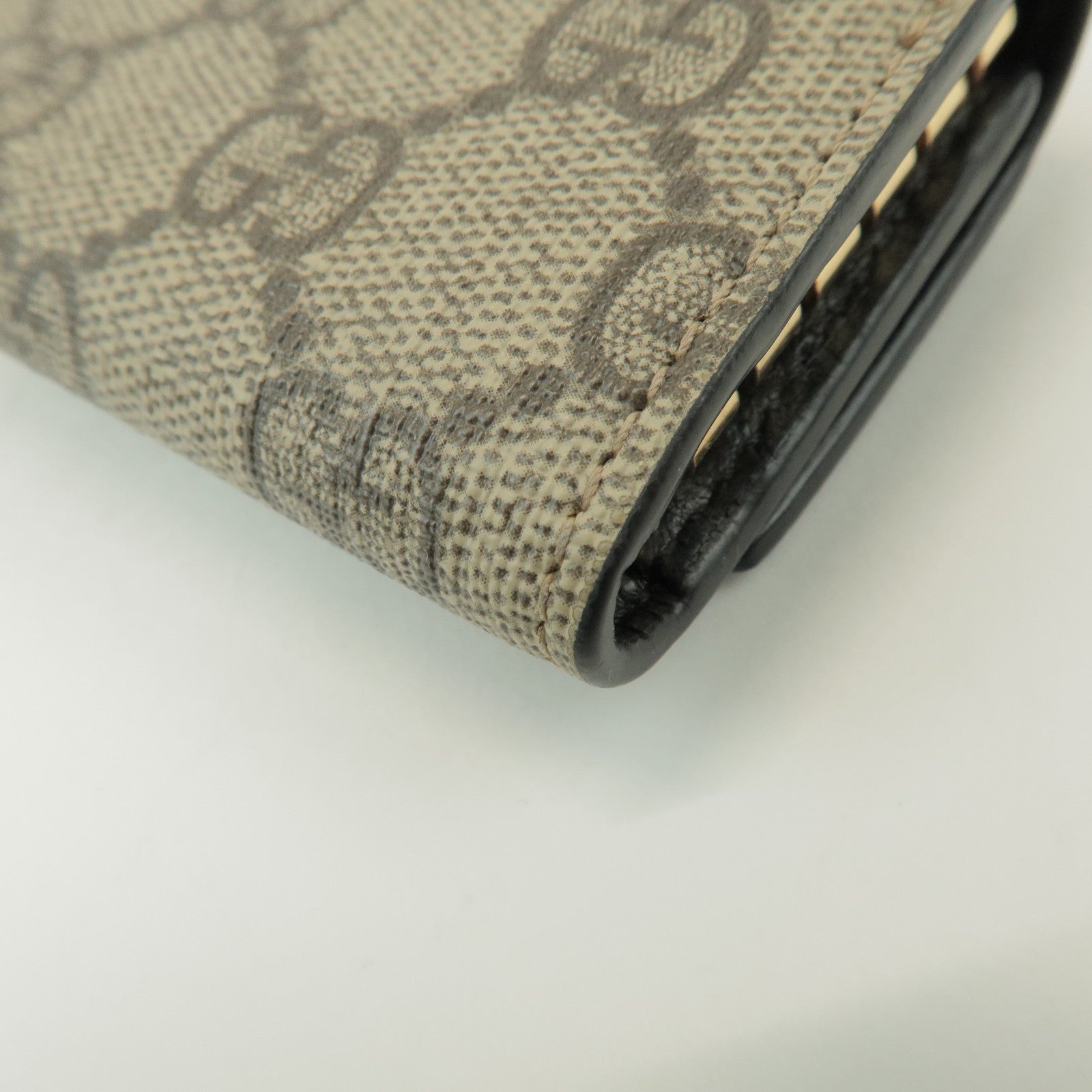 GUCCI GG Marmont GG Supreme 6 Rings Key Case Beige Black 456118