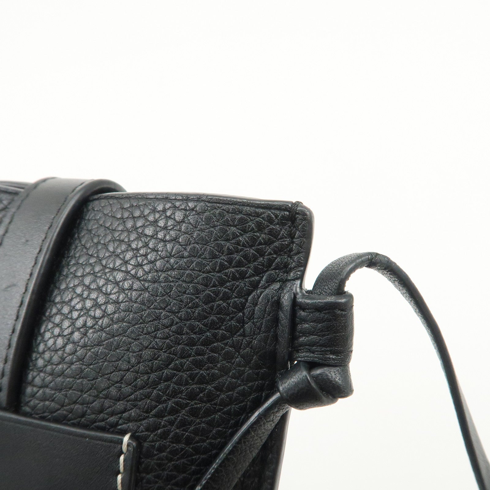 LOEWE Anagram Logo Calf Leather Shoulder Bag Crossbody Bag Black