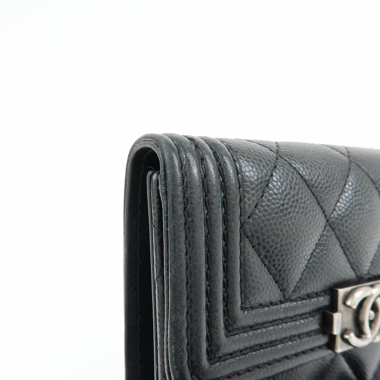 CHANEL BOY CHANEL Matelasse Caviarskin Compact Wallet Black A80734