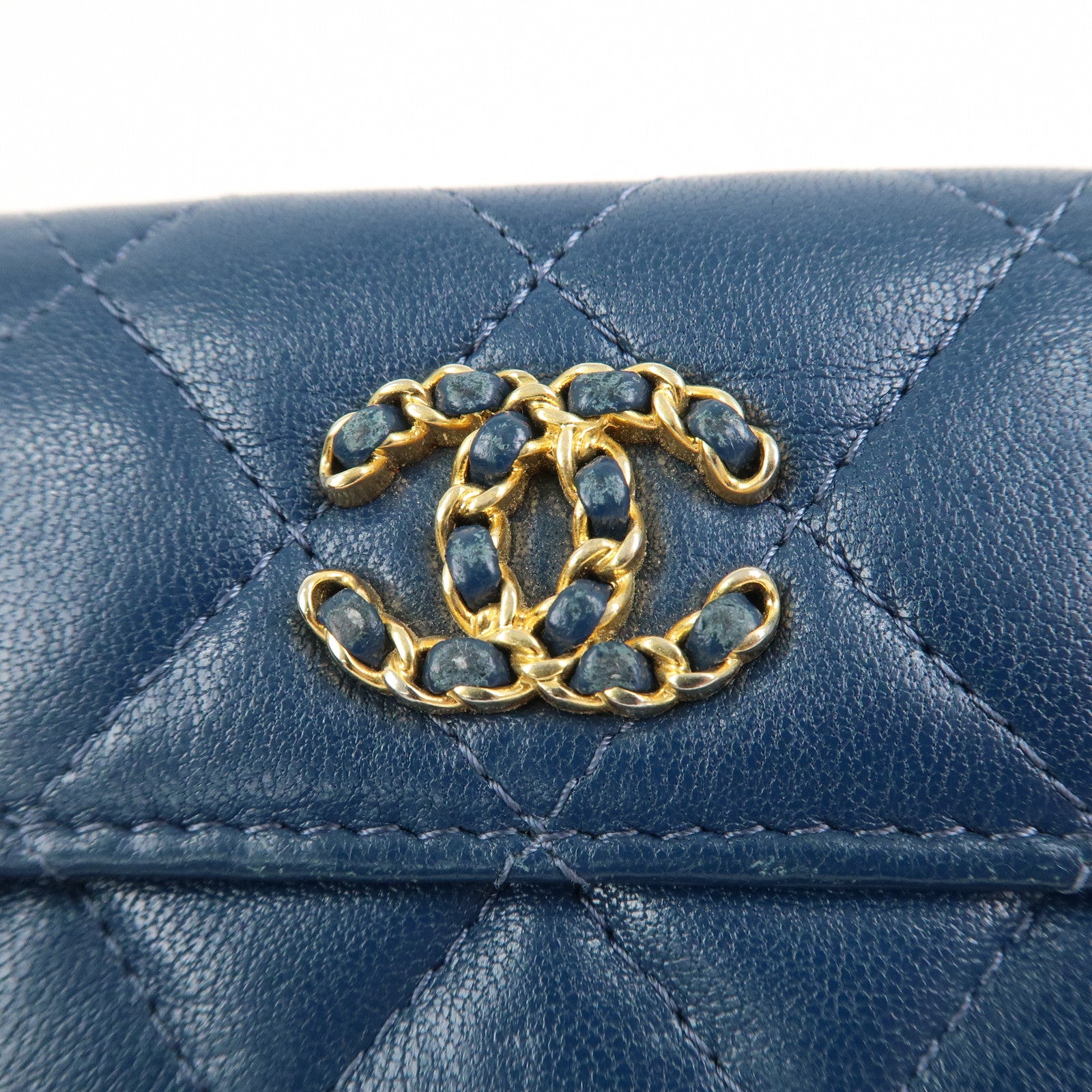 CHANEL COCO Mark Matelasse CHANEL19 Tri-fold Compact Wallet AP0727