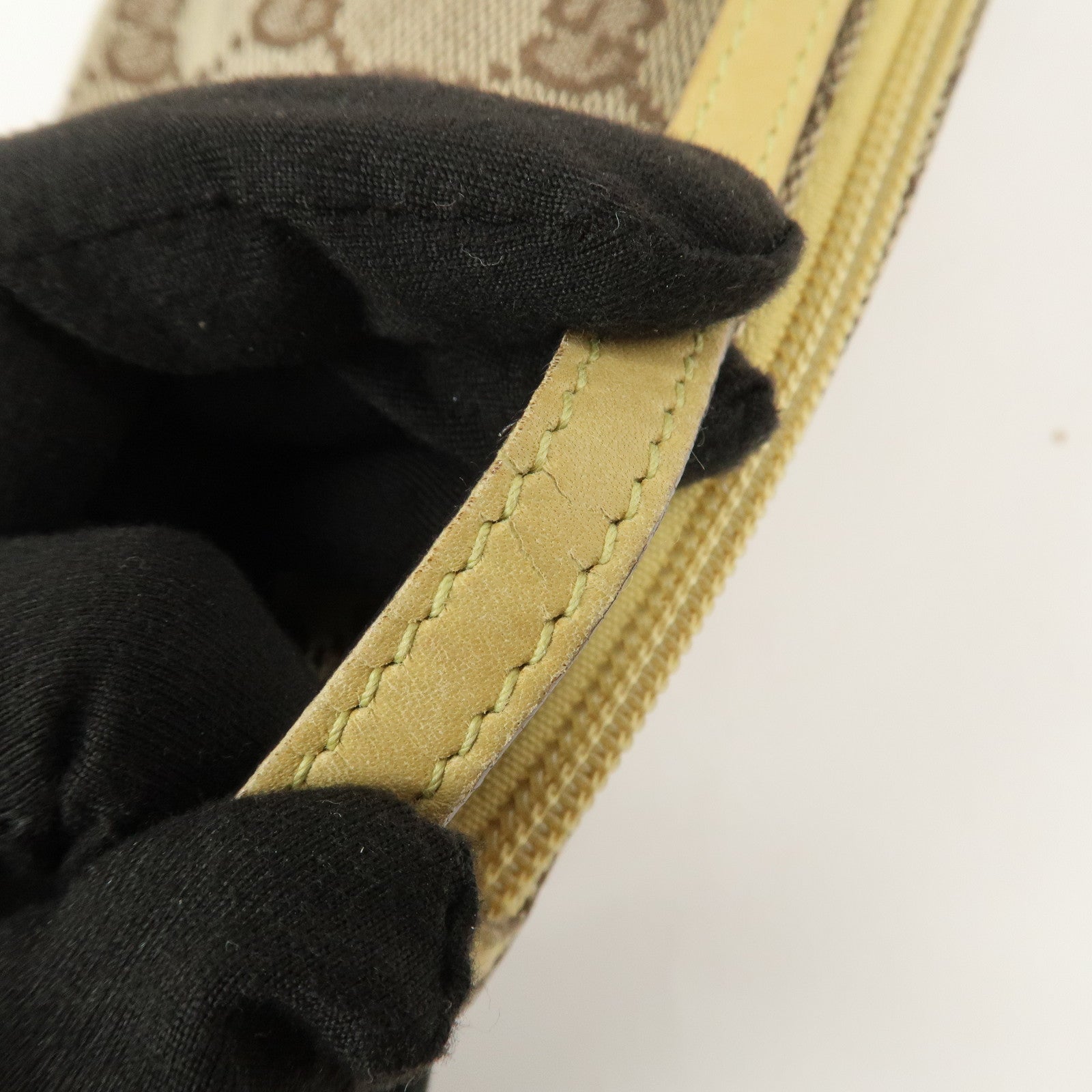 GUCCI Boat Bag GG Canvas Leather Accessory Pouch Hand Bag 07198