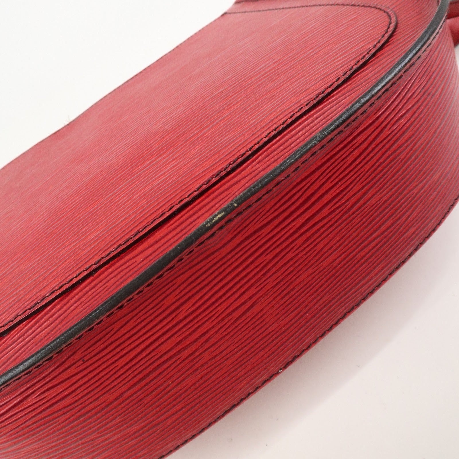 Louis Vuitton Epi Saint Cloud Shoulder Bag Crossbody Bag Red M52197