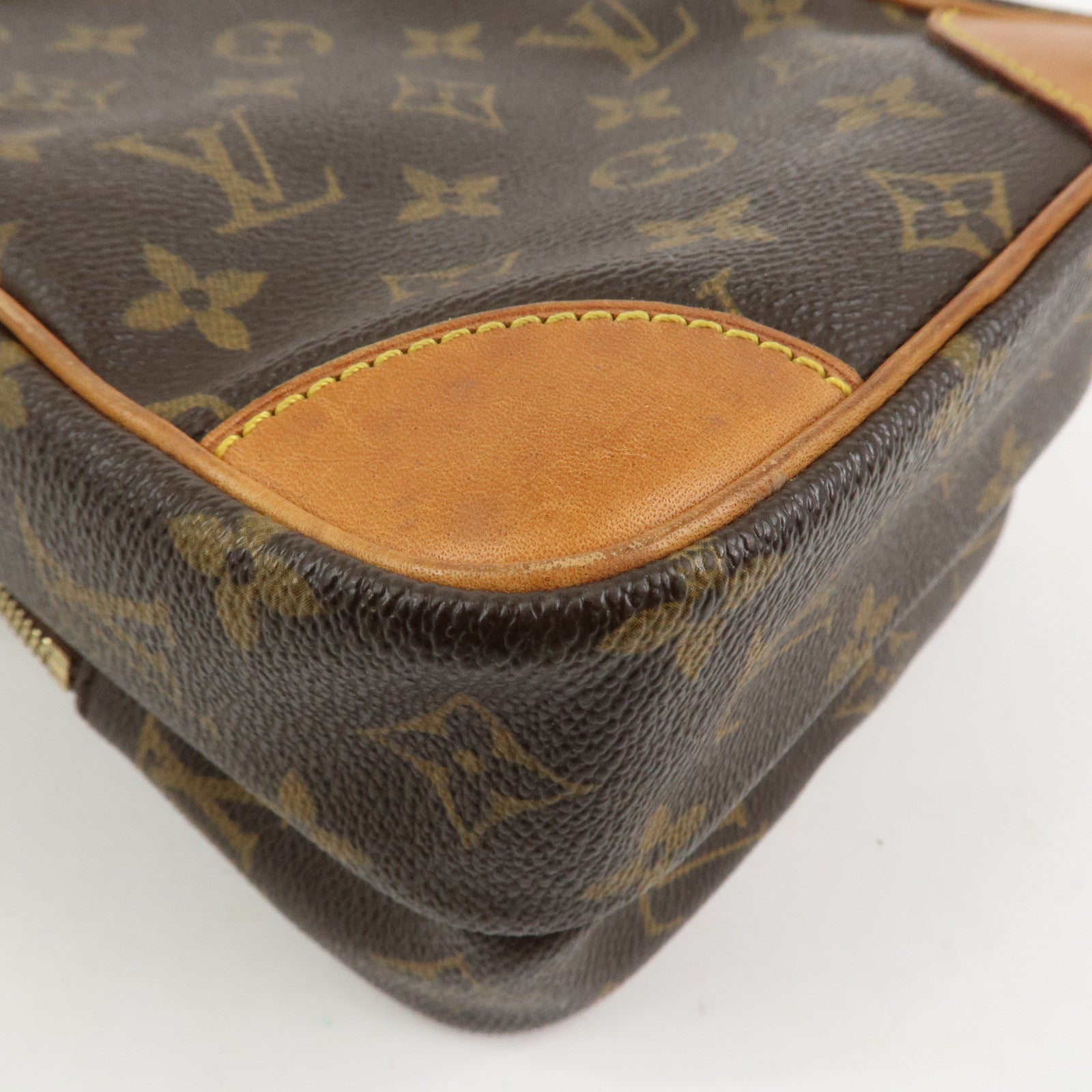 Louis Vuitton Monogram Amazone Shoulder Bag Crossbody Bag M45236