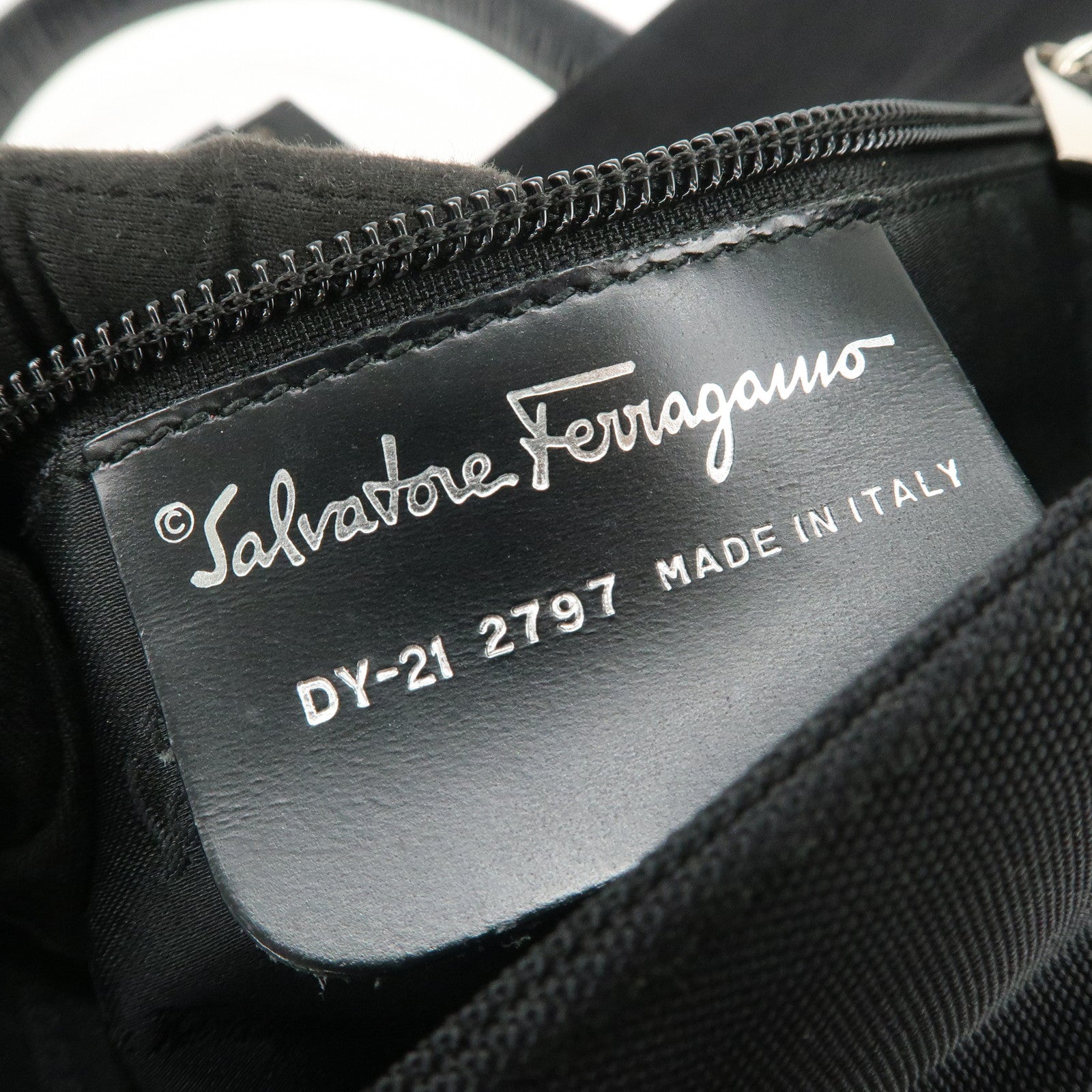 Ferragamo Vara Nylon Embossed Leather Shoulder Bag Hand Bag Black