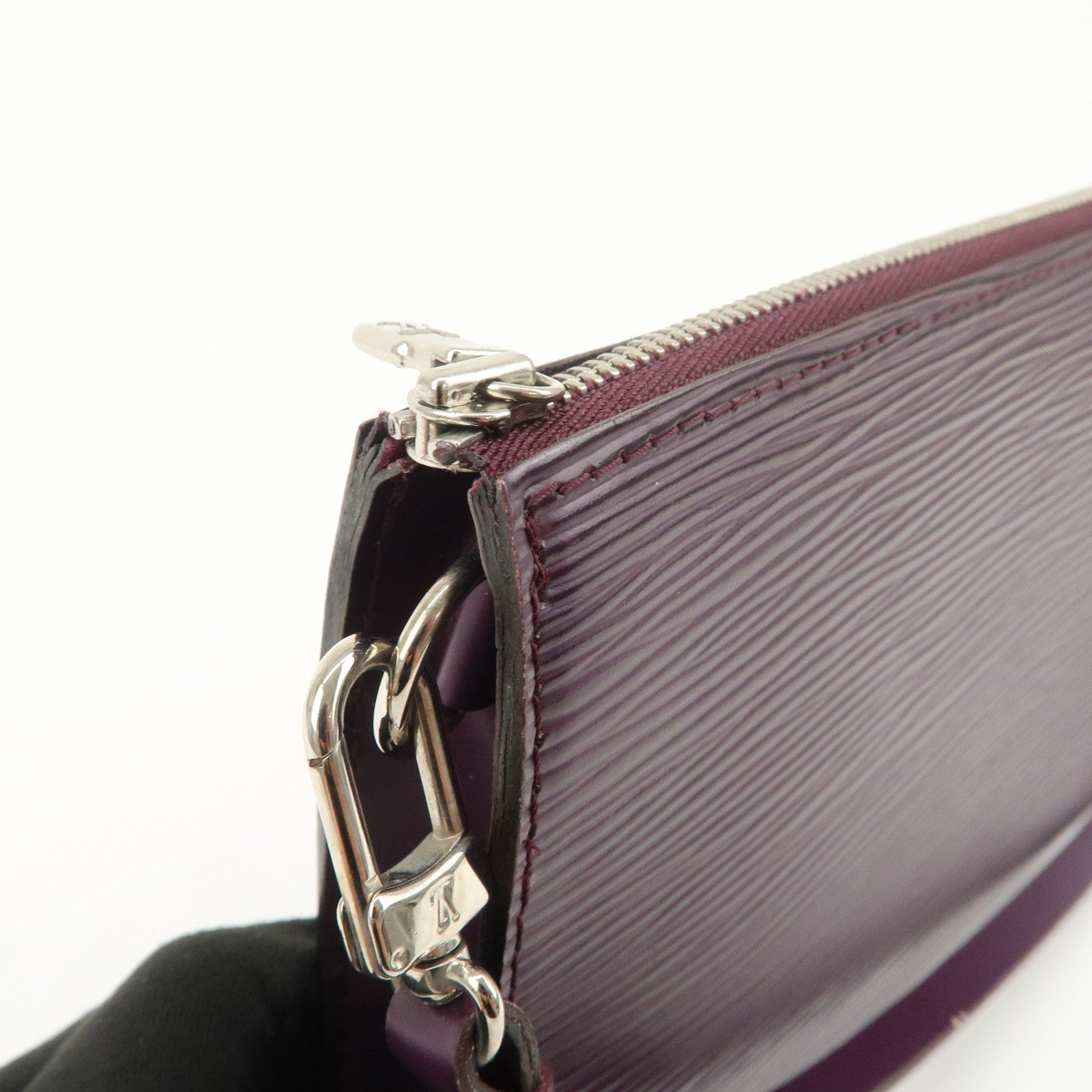 Louis Vuitton Epi Leather Pochette Accessoires Cassis M5298K