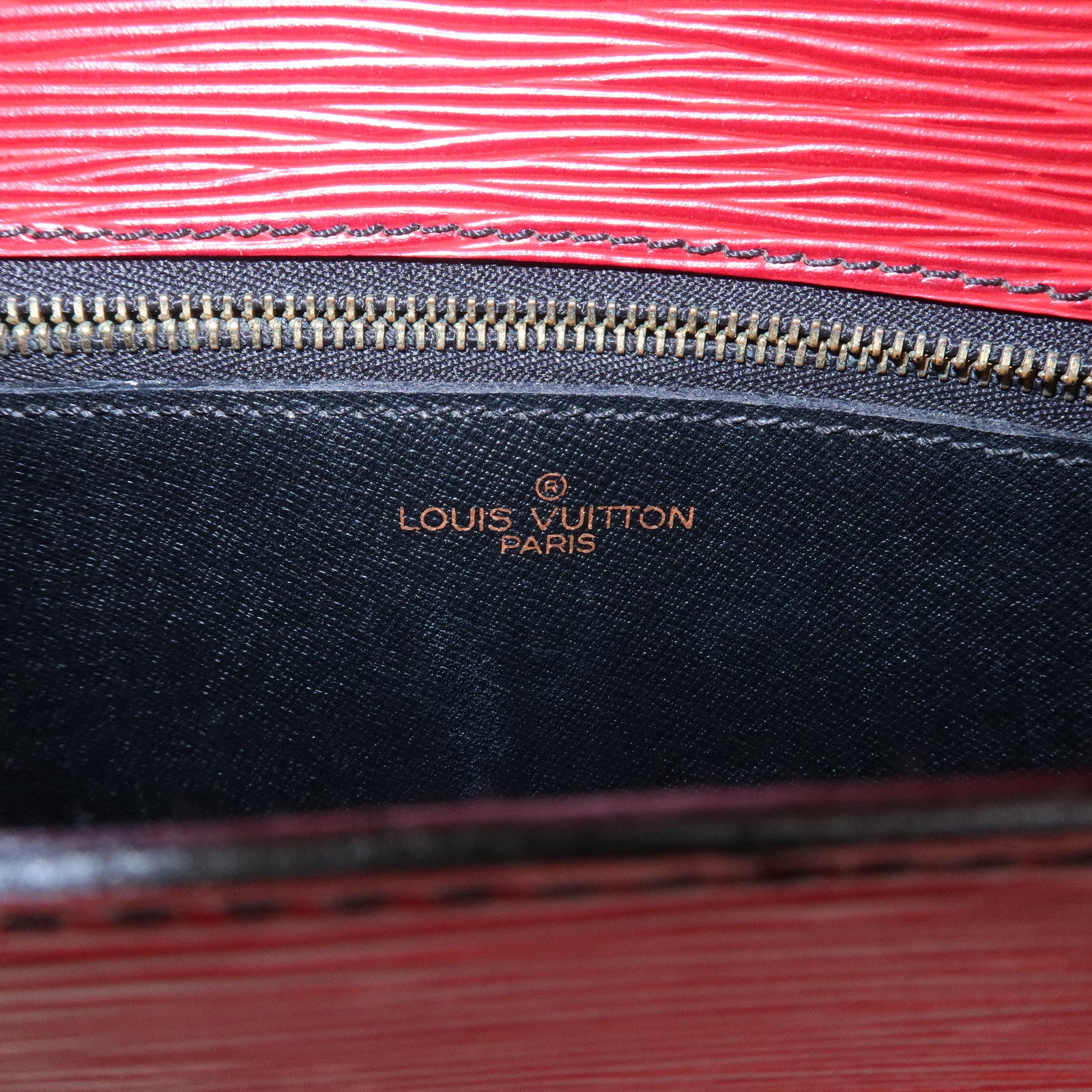 Louis Vuitton Epi Saint Cloud Shoulder Bag Crossbody Bag Red M52197