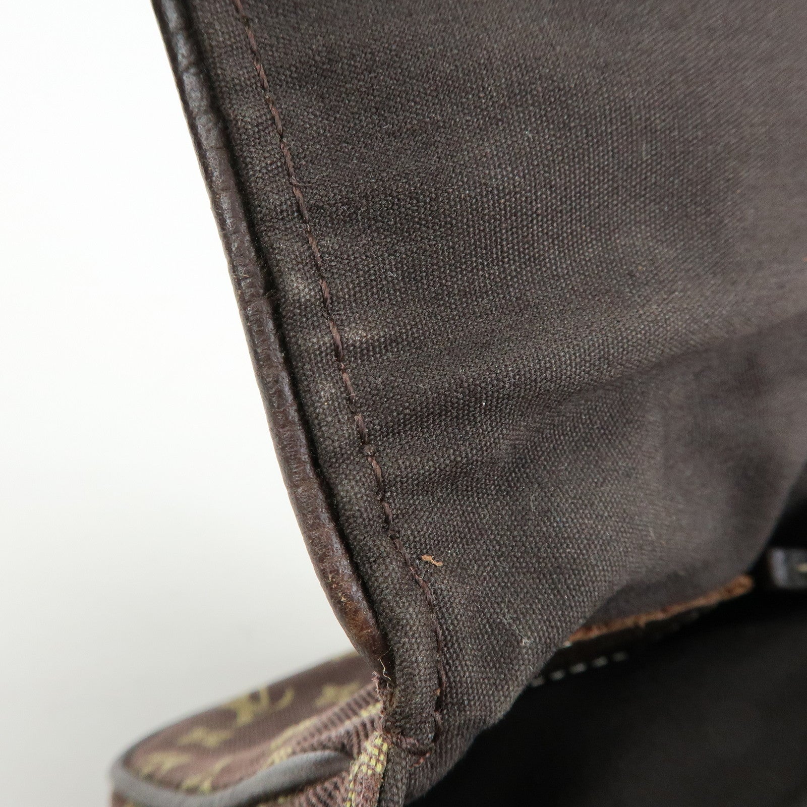 Louis Vuitton Monogram Mini Lin Pochette Cancun Ebene M95313
