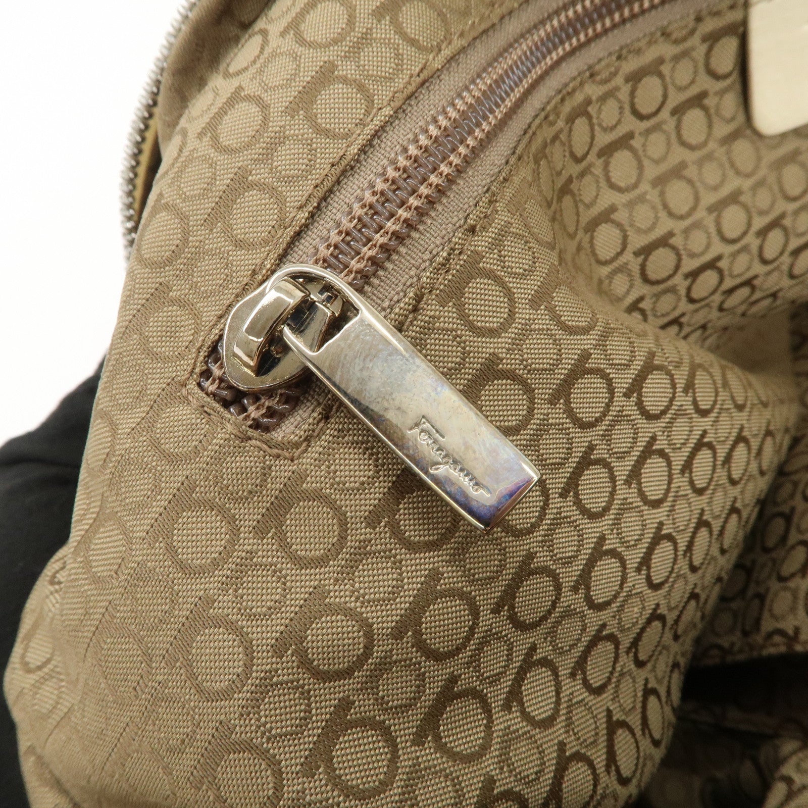 Ferragamo Gancini Logo Leather Shoulder Bag Hand Bag Beige
