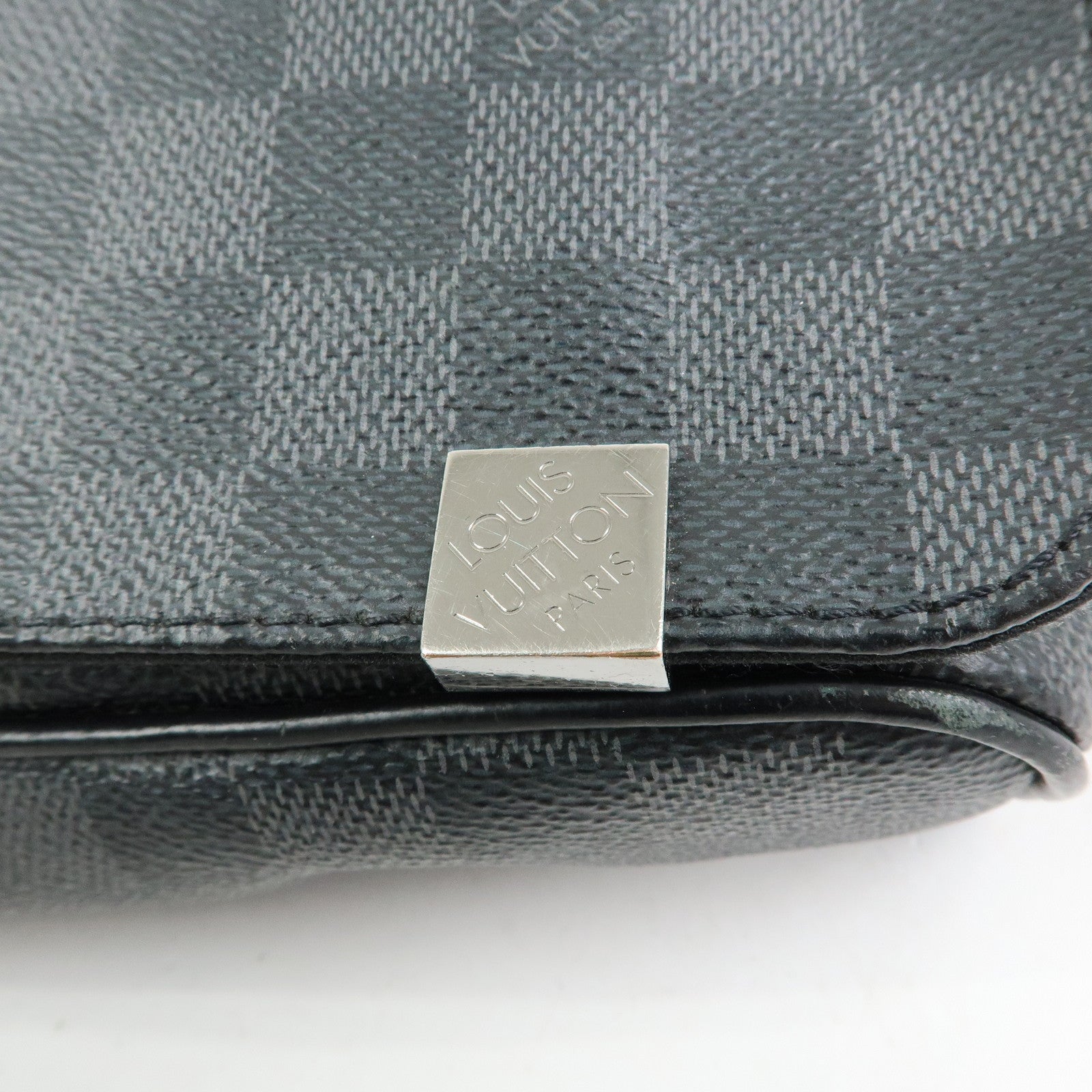 Louis Vuitton Damier Graphite District PM NM Crossbody Bag N41028