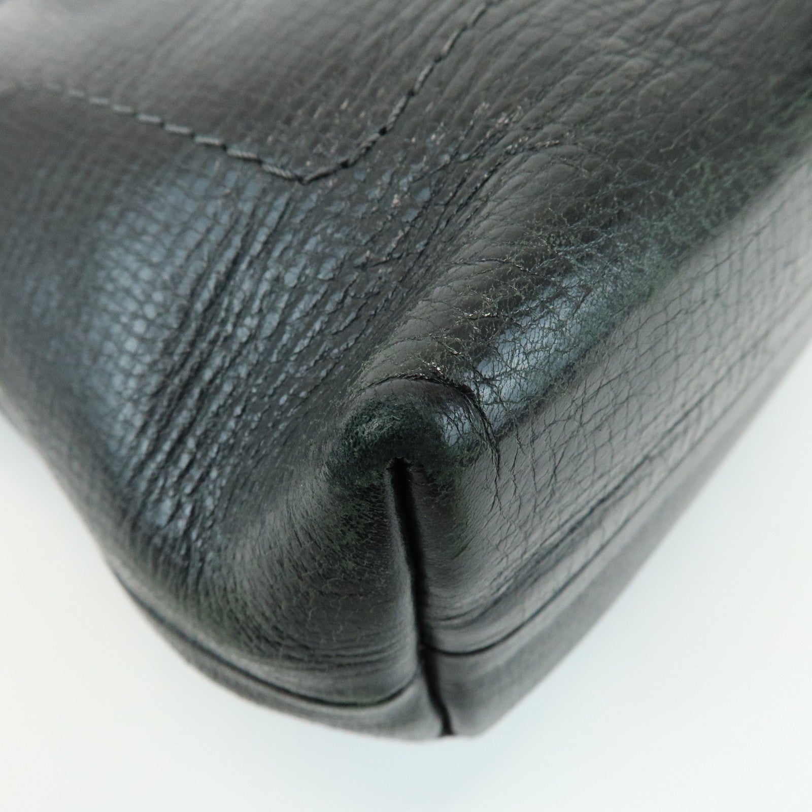 Louis Vuitton Utah Yuma Calf Leather Shoulder Bag Basalt M97024