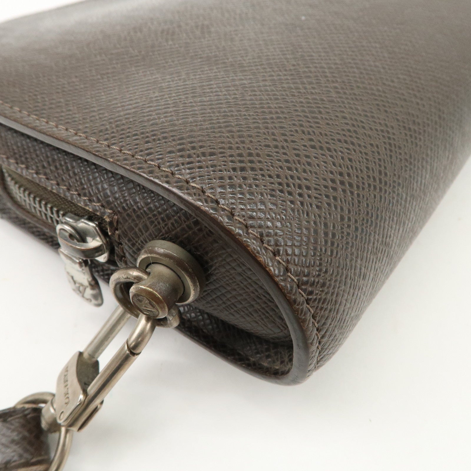 Louis Vuitton Taiga Baikal Clutch Bag Hand Bag Akajou M30186 Used