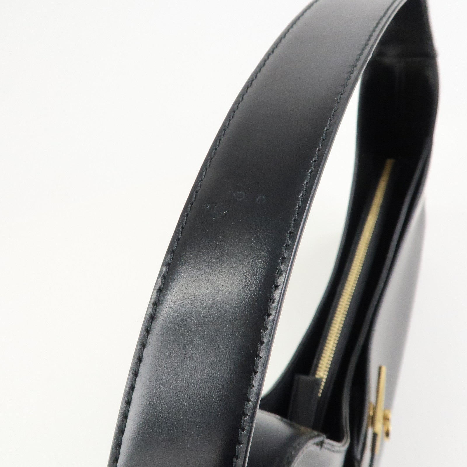 Ferragamo Gancini Logo Leather Shoulder Bag Hand Bag Black