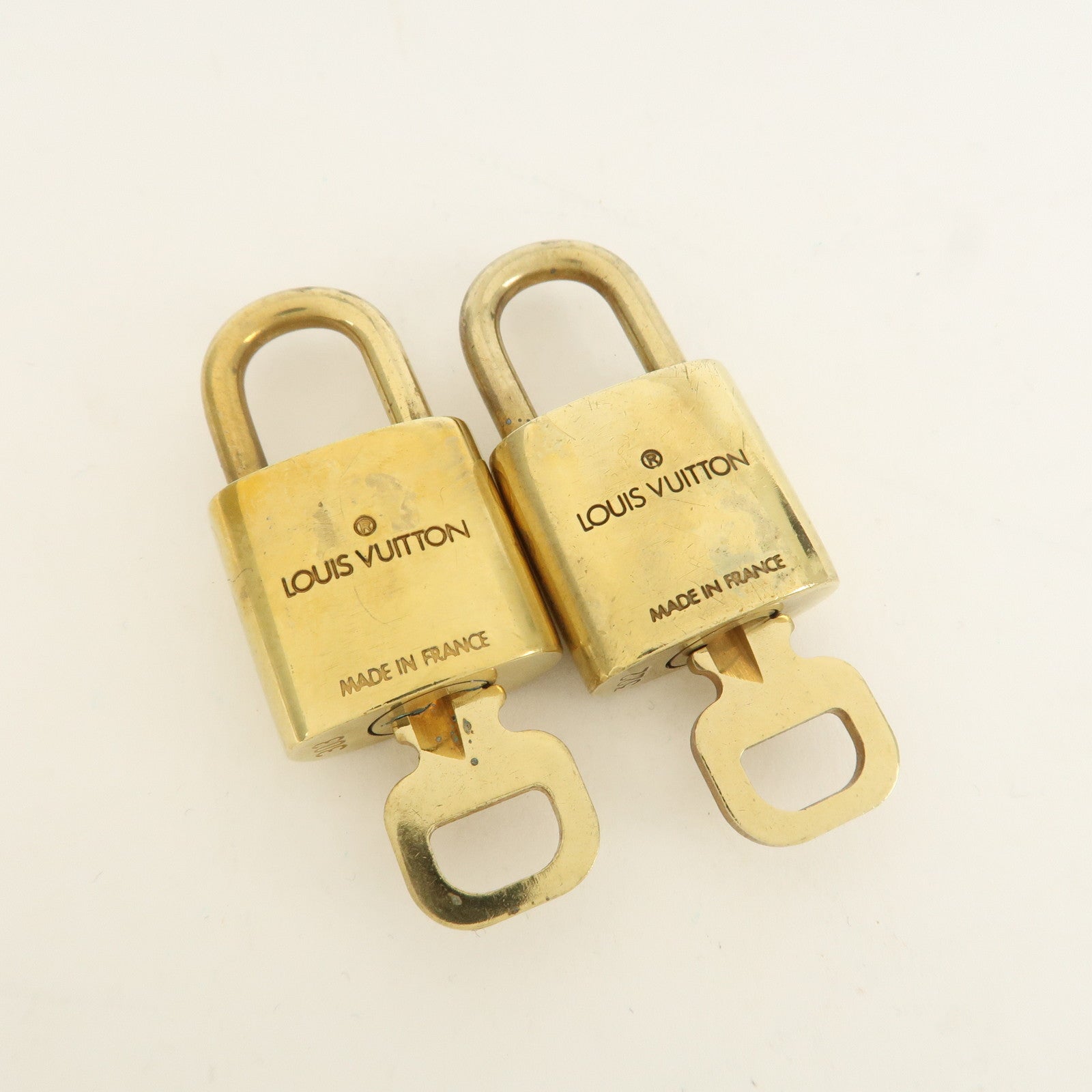 Louis Vuitton Set of 10 Lock & Key Cadena Key Lock Metal Gold Used