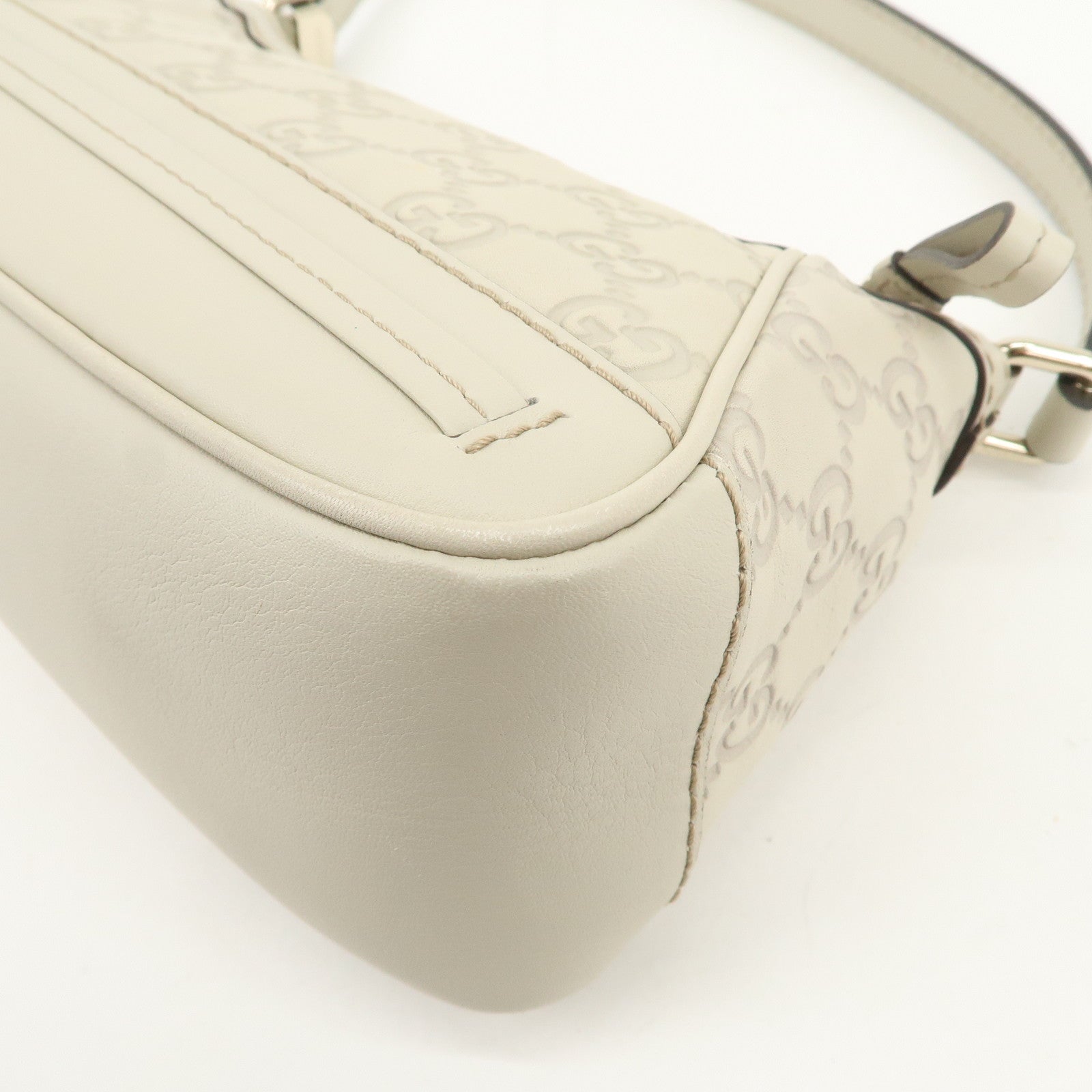 GUCCI Guccissima Mayfair Interlocking G Leather Shoulder Bag Ivory