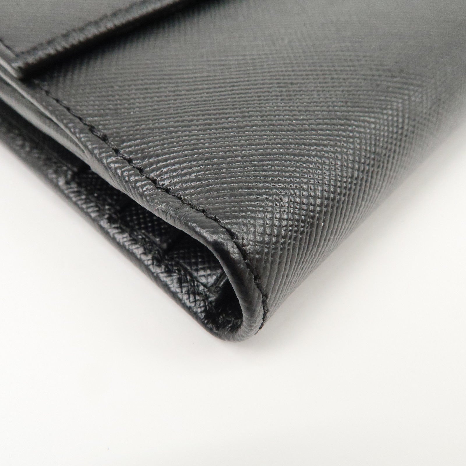 Ferragamo Gancini Leather Bi-fold Compact Wallet Black 22 0778