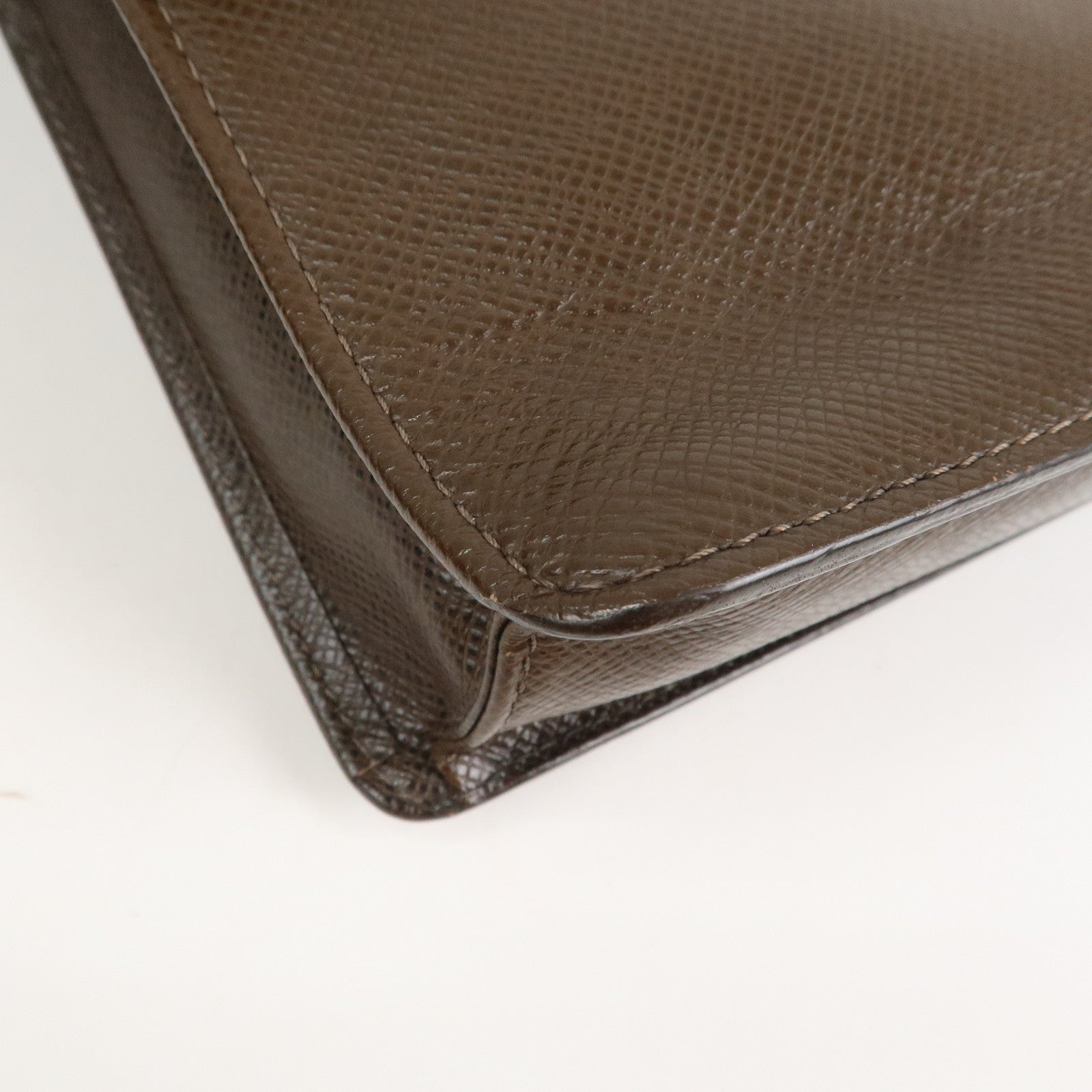 Louis Vuitton Taiga Selenga Clutch Bag Hand Bag Grizzly M30788