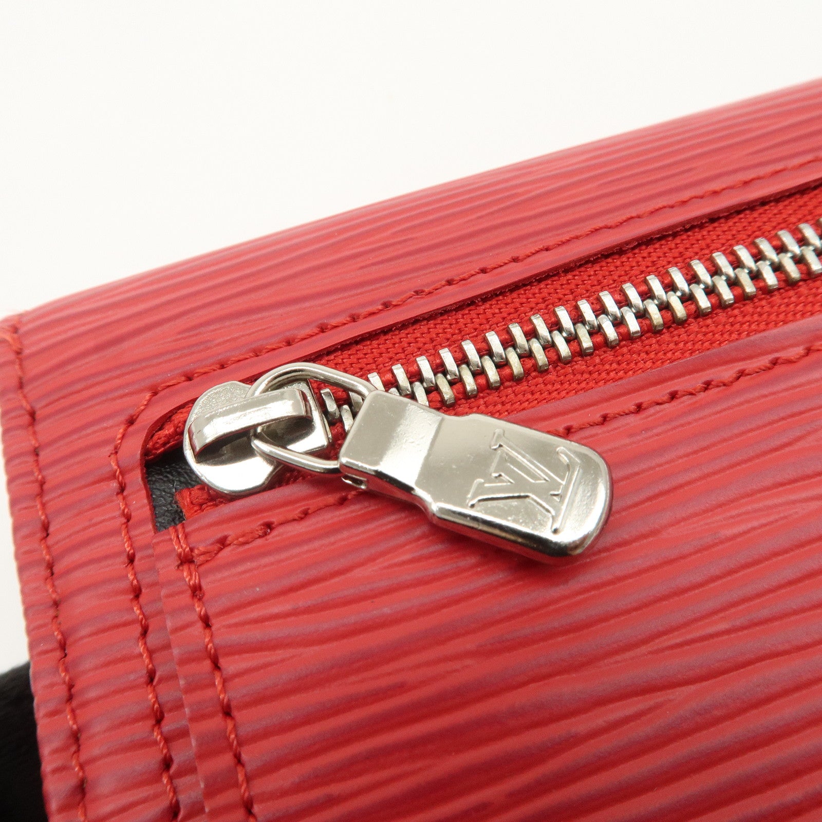 Louis Vuitton Epi Portefeuille Koala Wallet Rouge M5801E