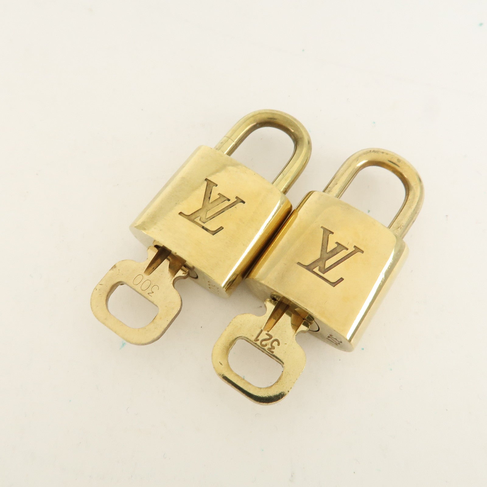 Louis Vuitton Set of 10 Lock & Key Cadena Key Lock Metal Gold Used