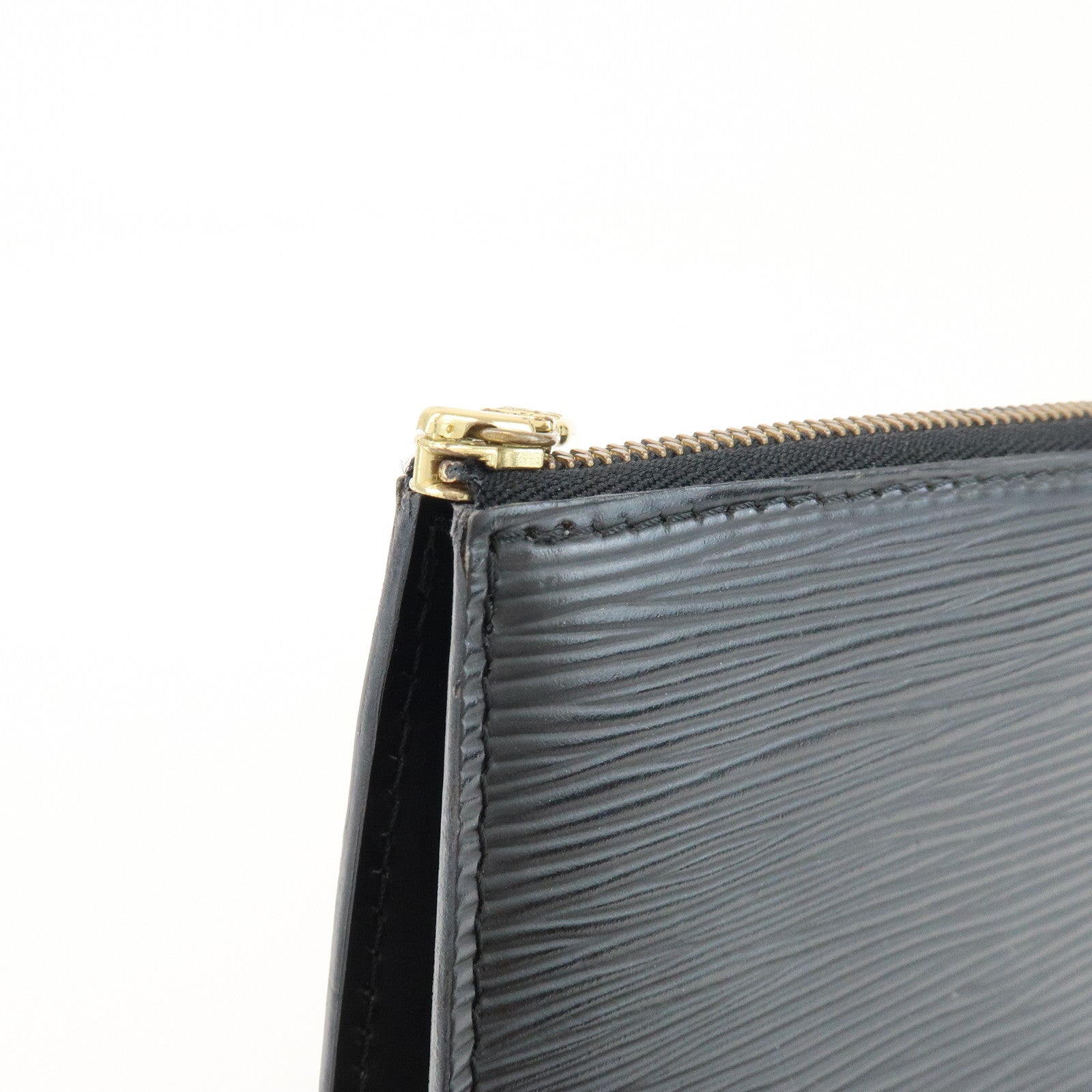 Louis Vuitton Epi Pochette Accessoires Clutch Bag Noir M52942