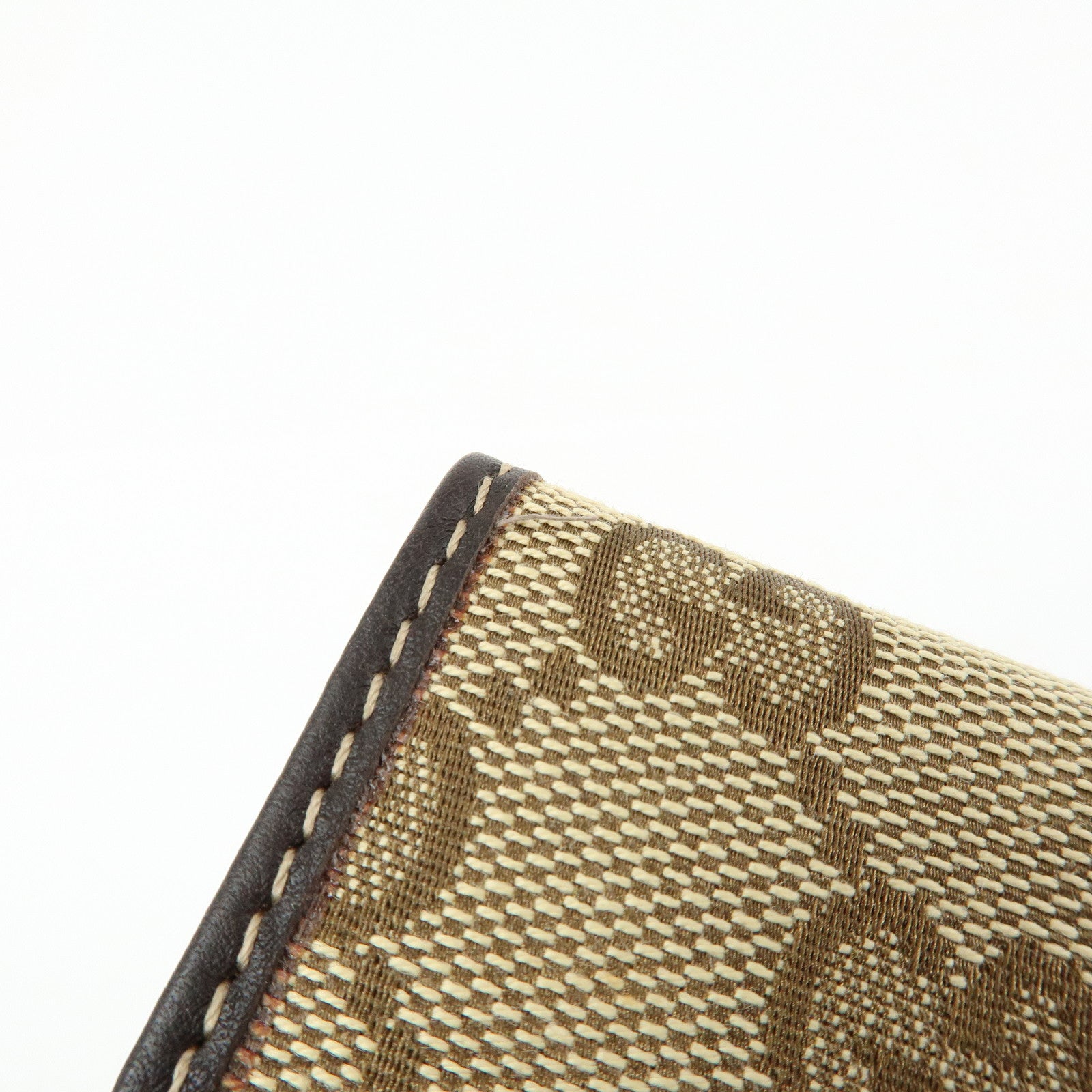 GUCCI Interlocking G Lovery Heart GG Canvas 6 Ring Key Case 257217