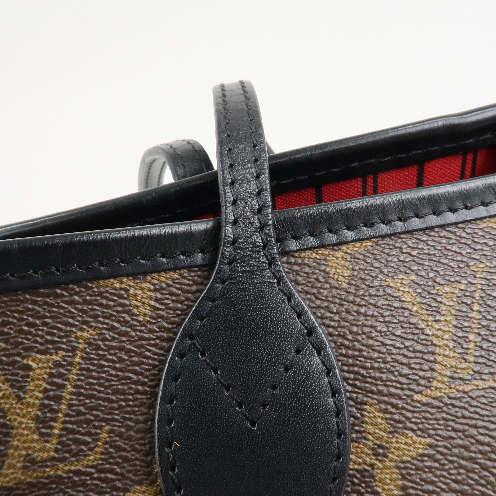 Louis Vuitton LV World Tour Monogram Neverfull MM Tote Bag M42844