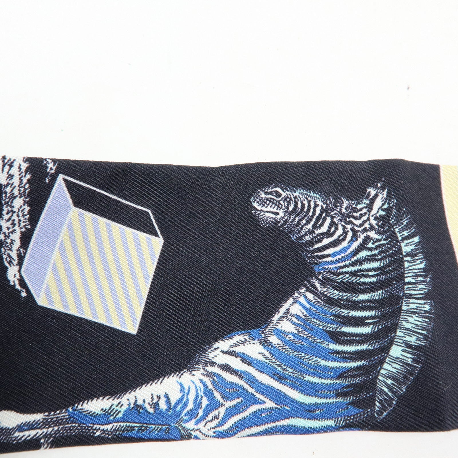 HERMES Silk 100% Twilly Scraf Grand Theatre Nouveau Black