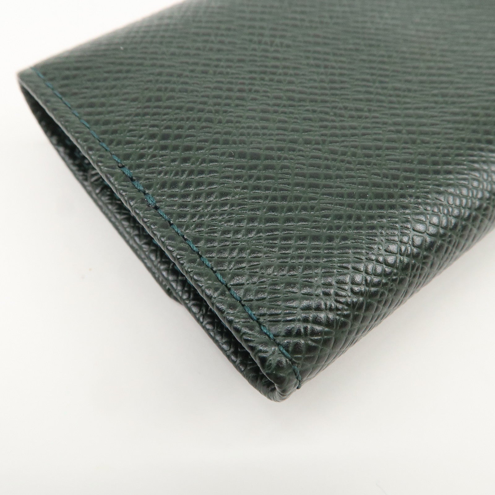 Louis Vuitton Taiga Leather Multicles 6 Key Case Epicea M30534