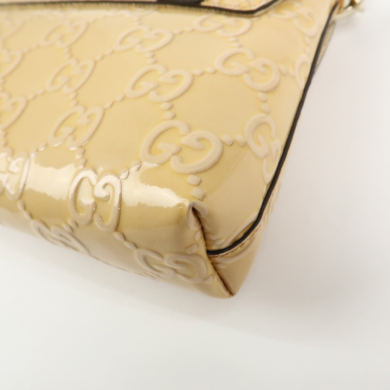 GUCCI InterlockingG Lovely Heart Patent Leather Broadway Bag 257611