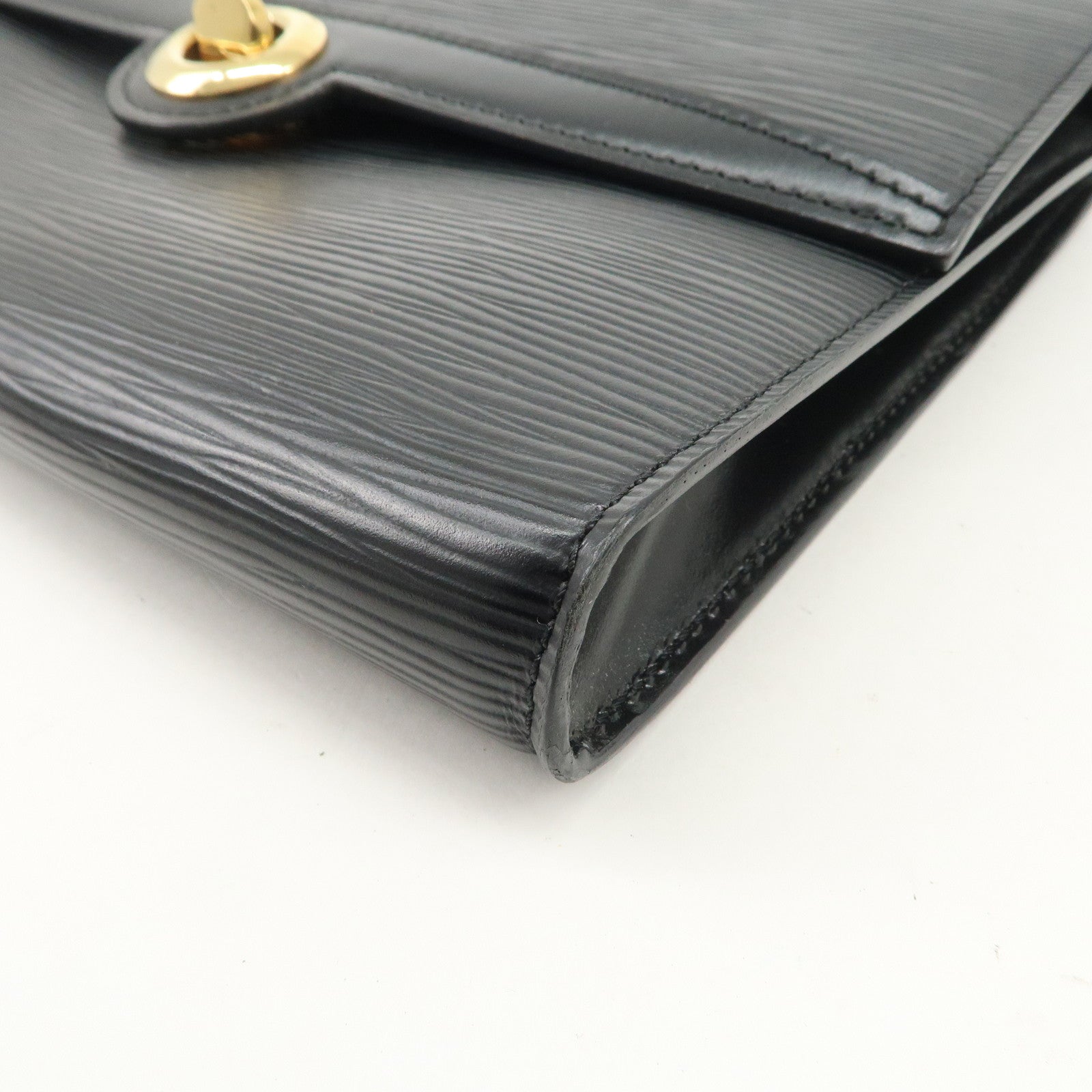 Louis Vuitton Epi Leather Arche Shoulder Crossbody Bag Noir M52572