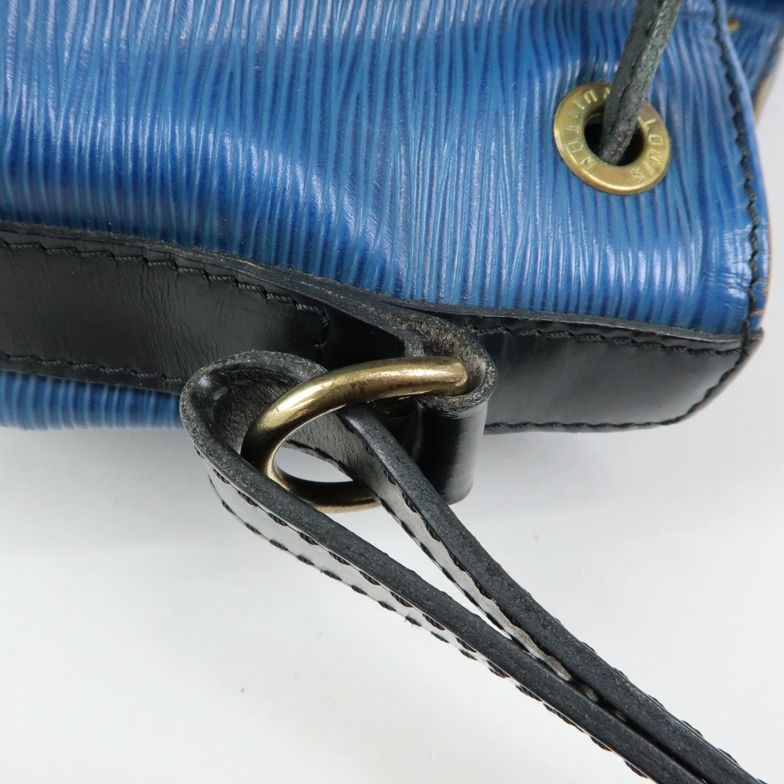 Louis Vuitton Epi Petit Noe Bi-color Shoulder Bag Noir Blue Ｍ44152