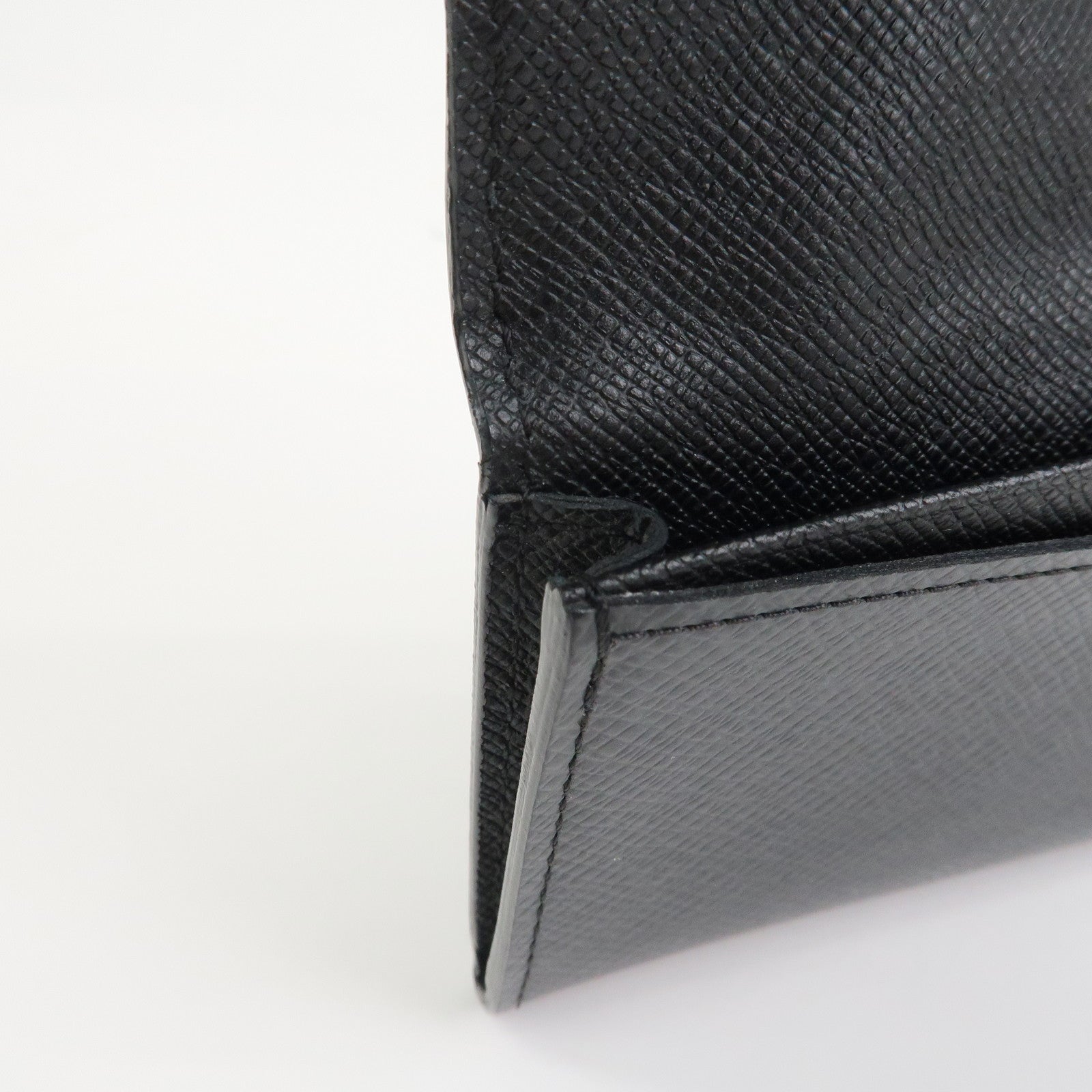 Louis Vuitton Taiga Enveloppe Cartes de Visite Card Case M30922