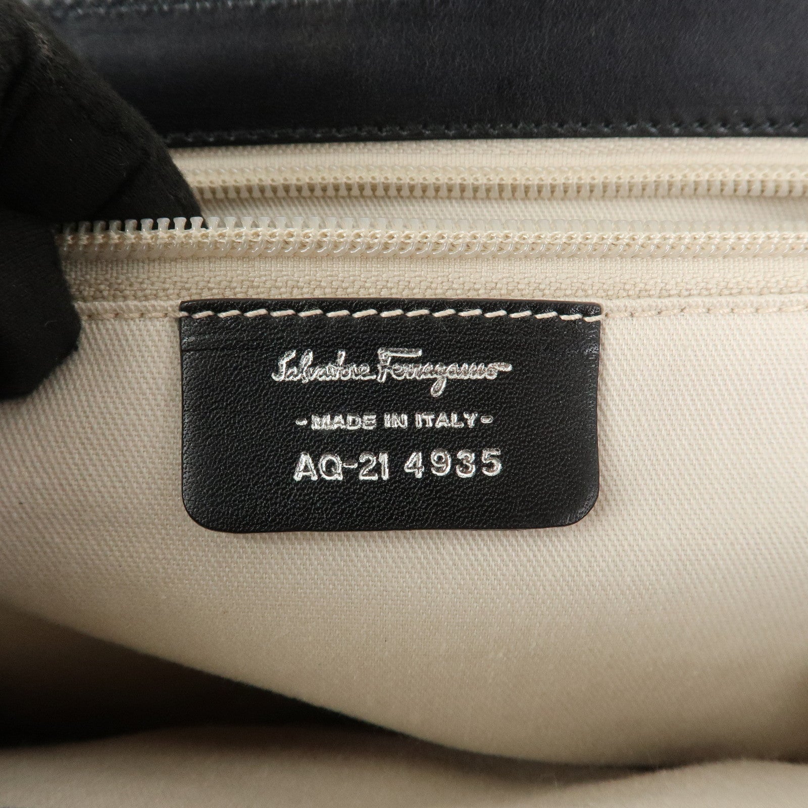 Ferragamo Gancini Leather Shoulder Bag Hand Bag Black AQ-21 4935